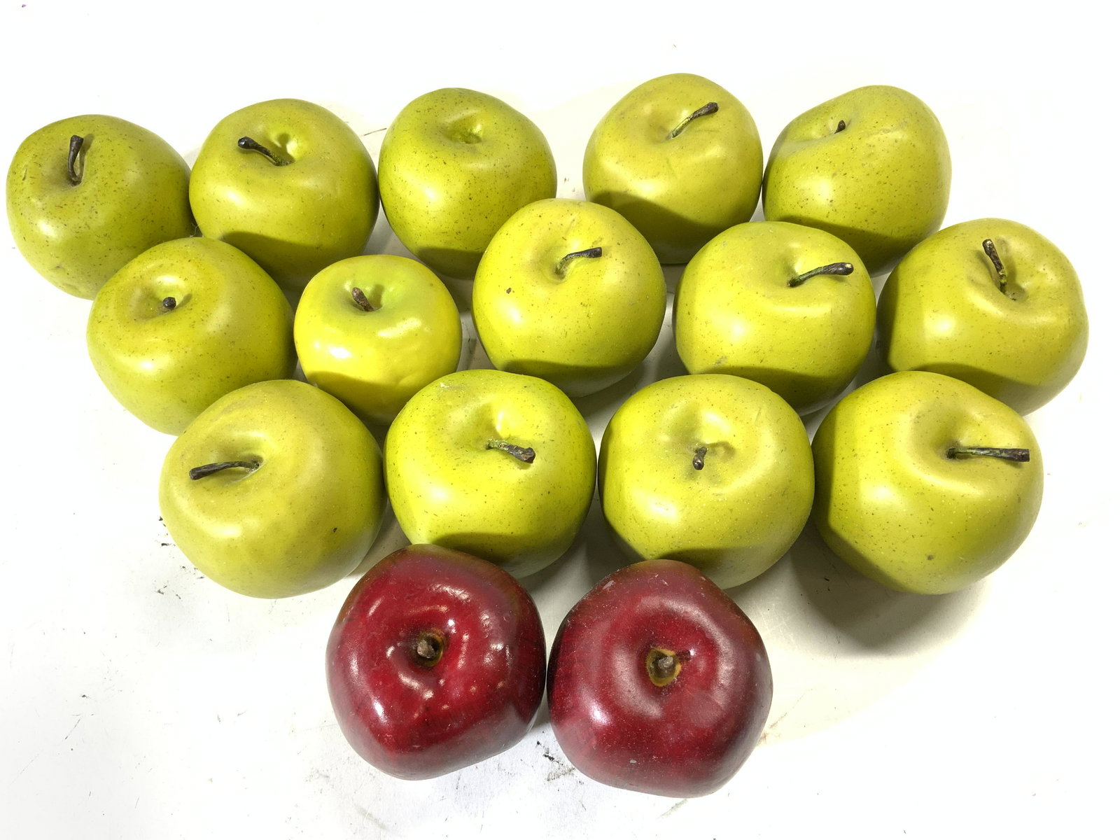 Lot 16 Faux Apple Fruit (1 of 6)