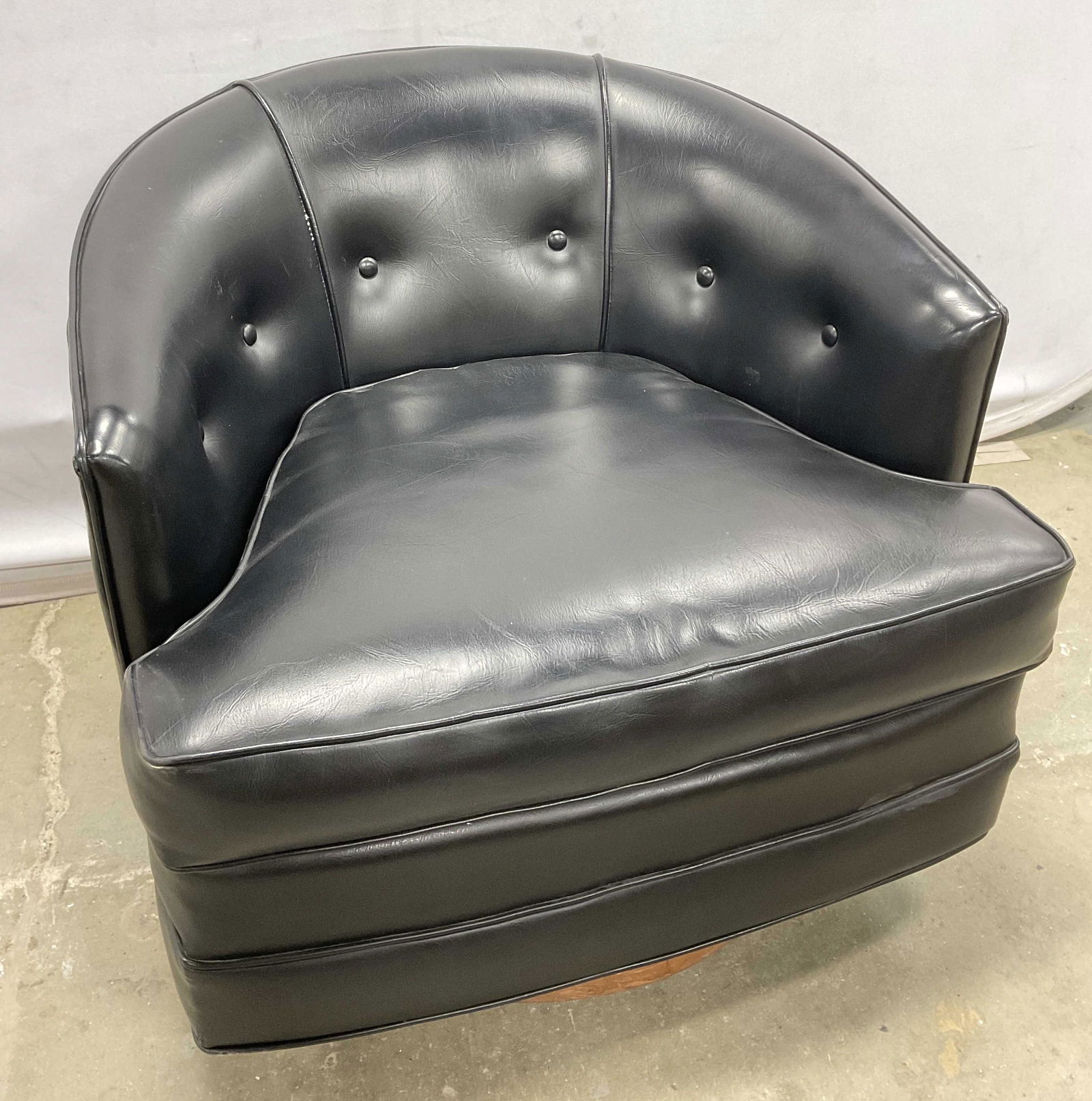 MCM Swivel Barrel Back Leather Lounge Chair (1 of 8)