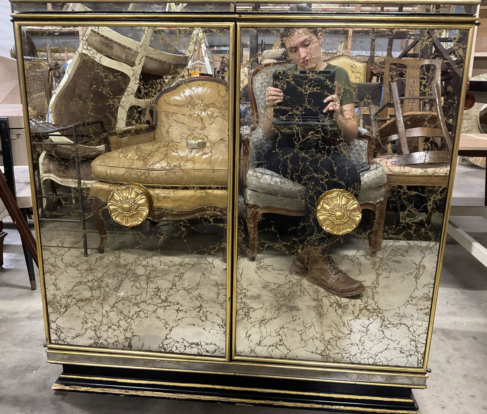 Gold Flecked Mirrored Bar Cabinet (1 of 11)