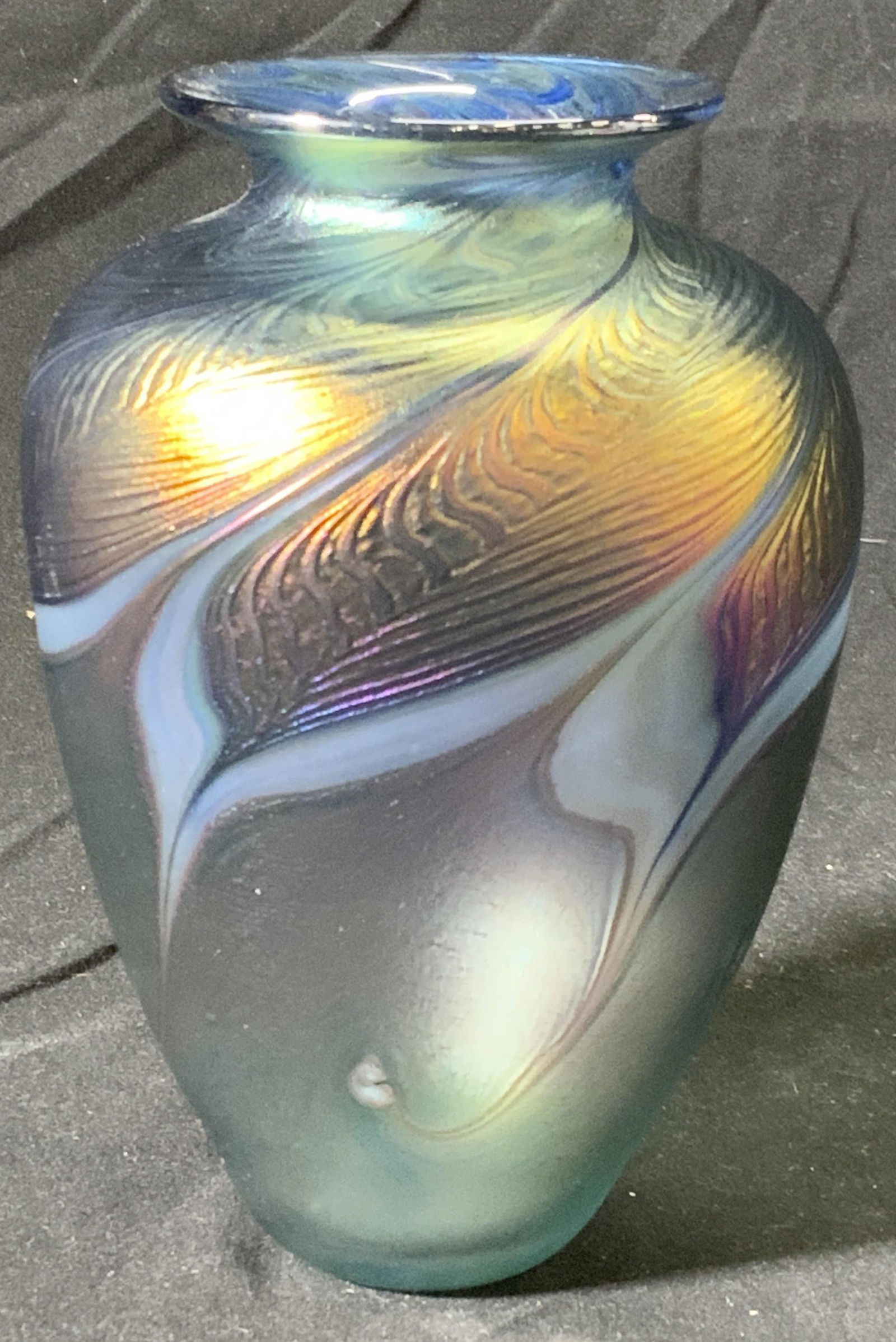 Signed SKOOKUM Blue Carnival Glass Vase (0213) on Jan 18, 2023 The