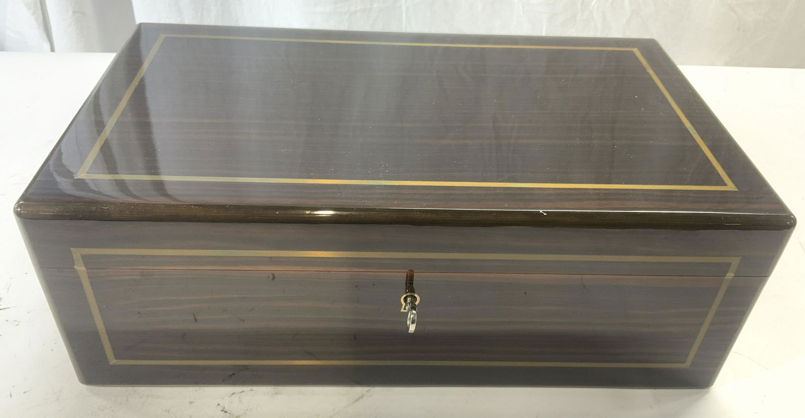 DUNHILL Inlaid Wooden Humidor (1 of 11)