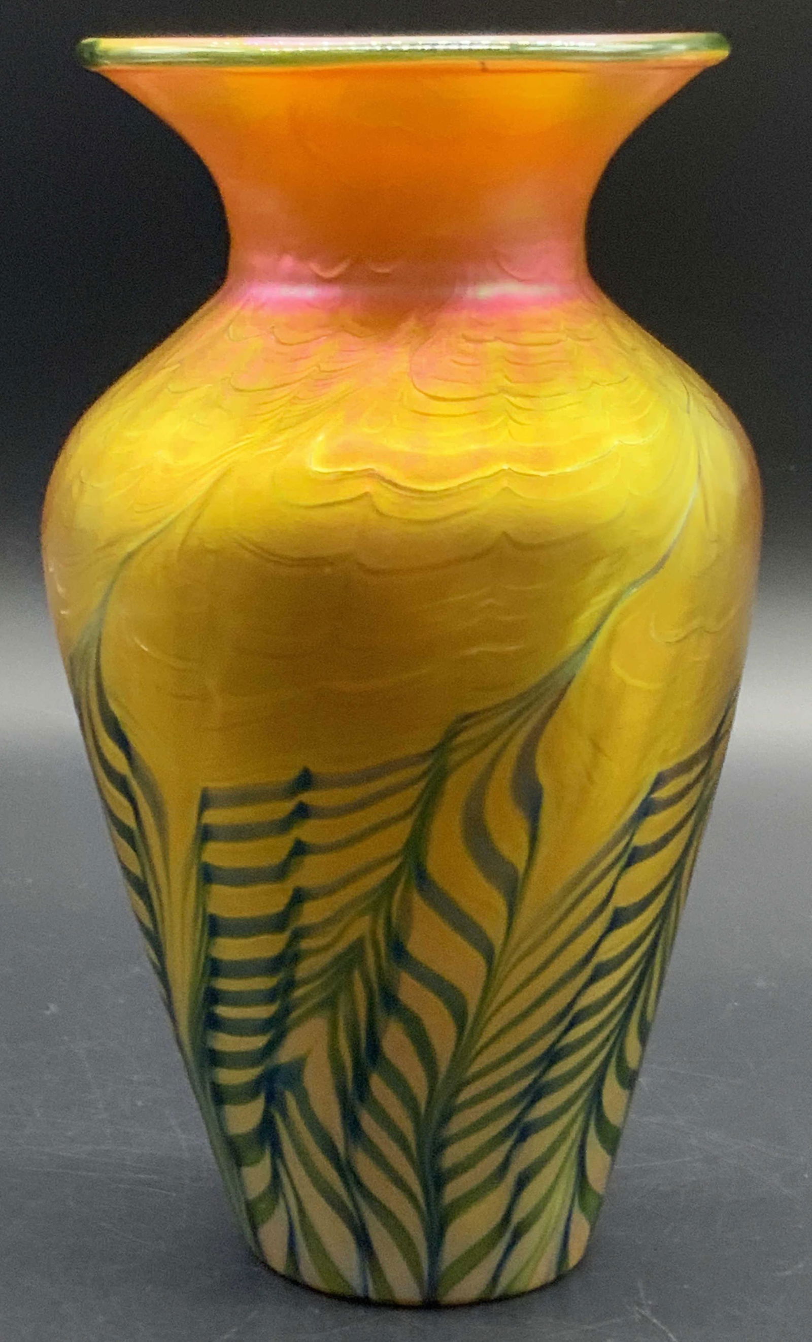 LUNDBERG STUDIOS 2001 060751 Pulled Feather Vase (1 of 14)