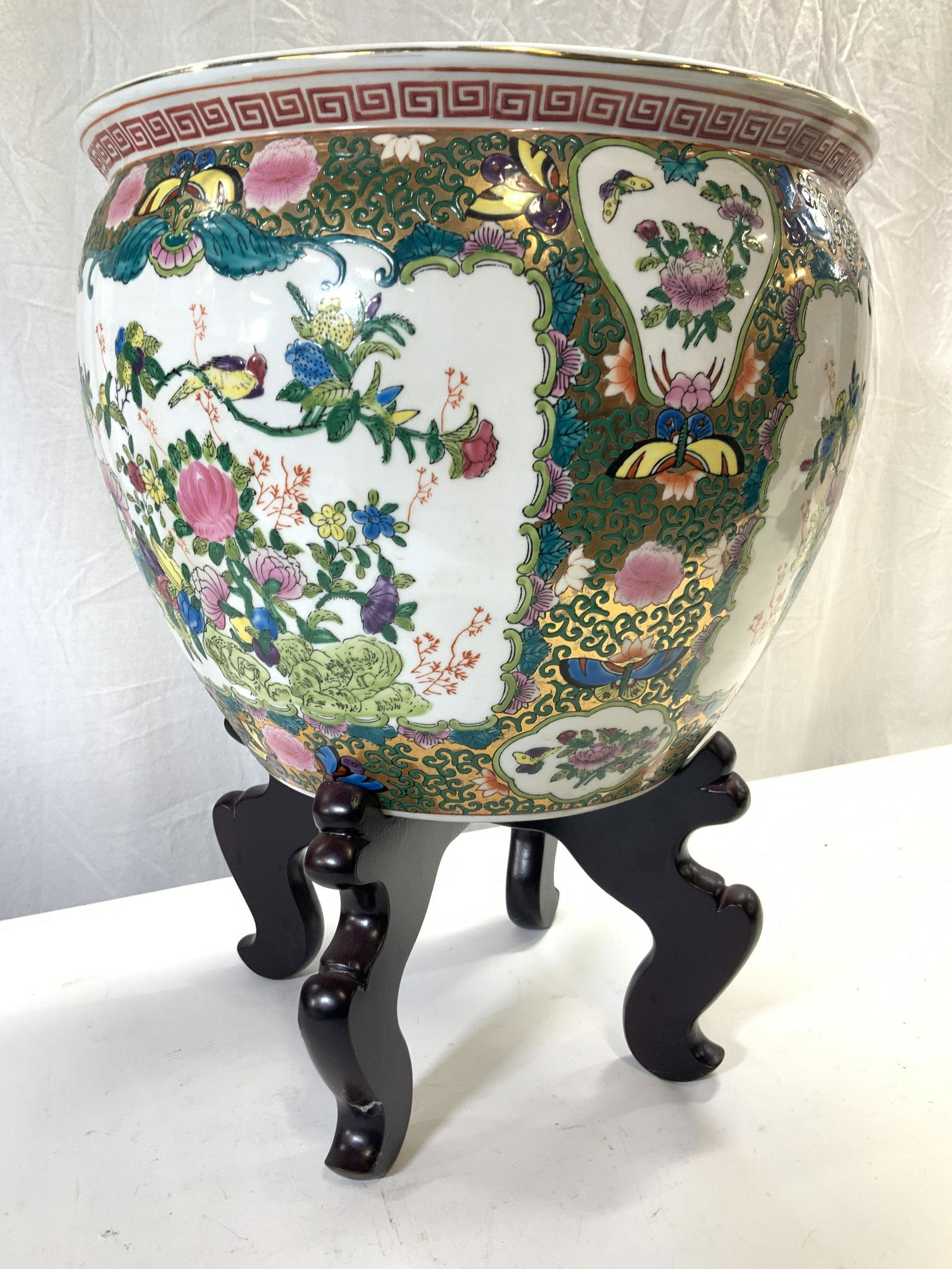 ORIENTAL ACCENT Porcelain Planter W Stand (0532) on Jan 18, 2023 The