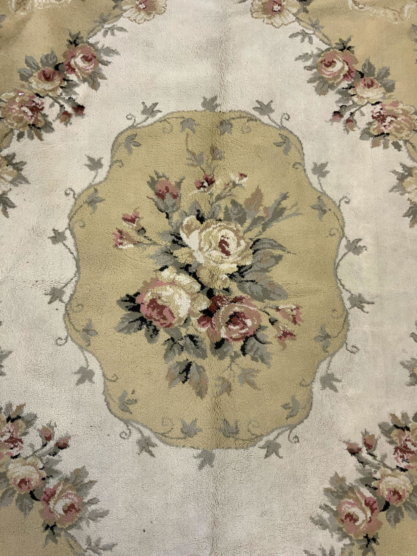 Vintage Wool Rug W Floral Motif (1 of 8)