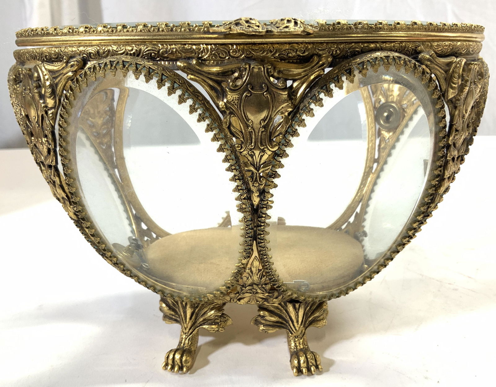 Vntg Footed Filgree French Ormolu Display Box (1 of 10)