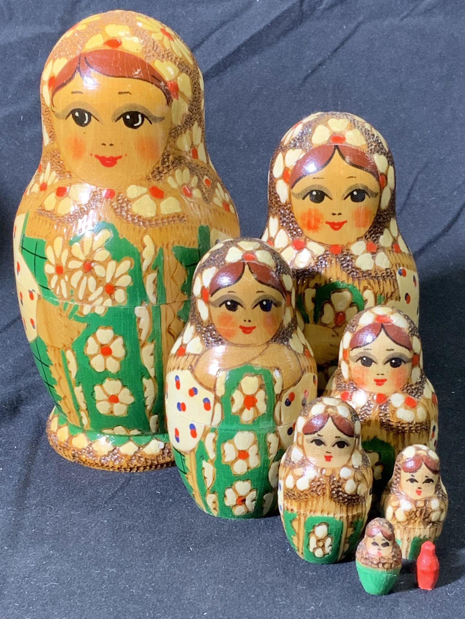 Russian Wood Matryoshka Nesting Dolls (1 of 7)