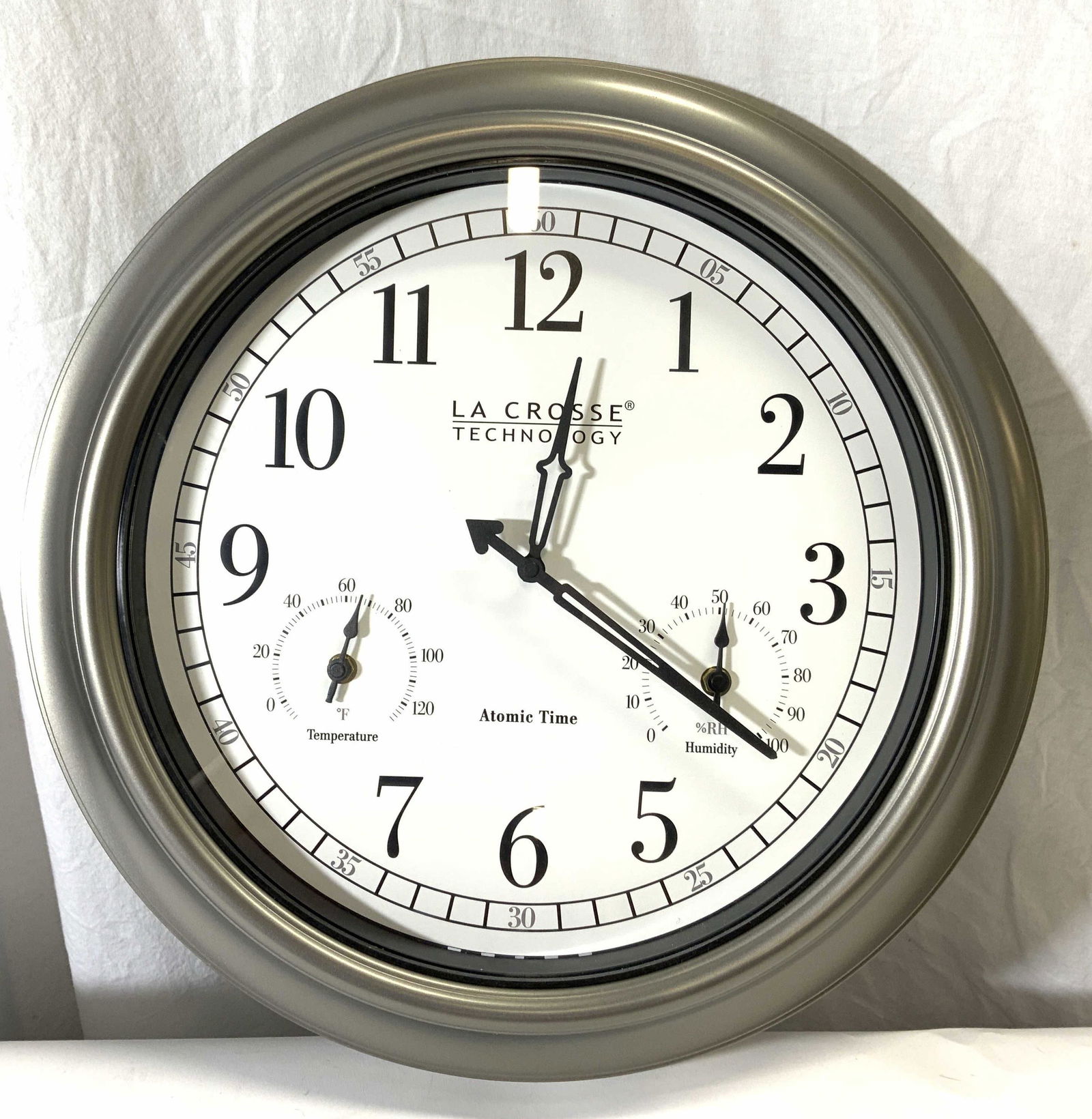 LA CROSSE TECH Wall Clock (1 of 6)