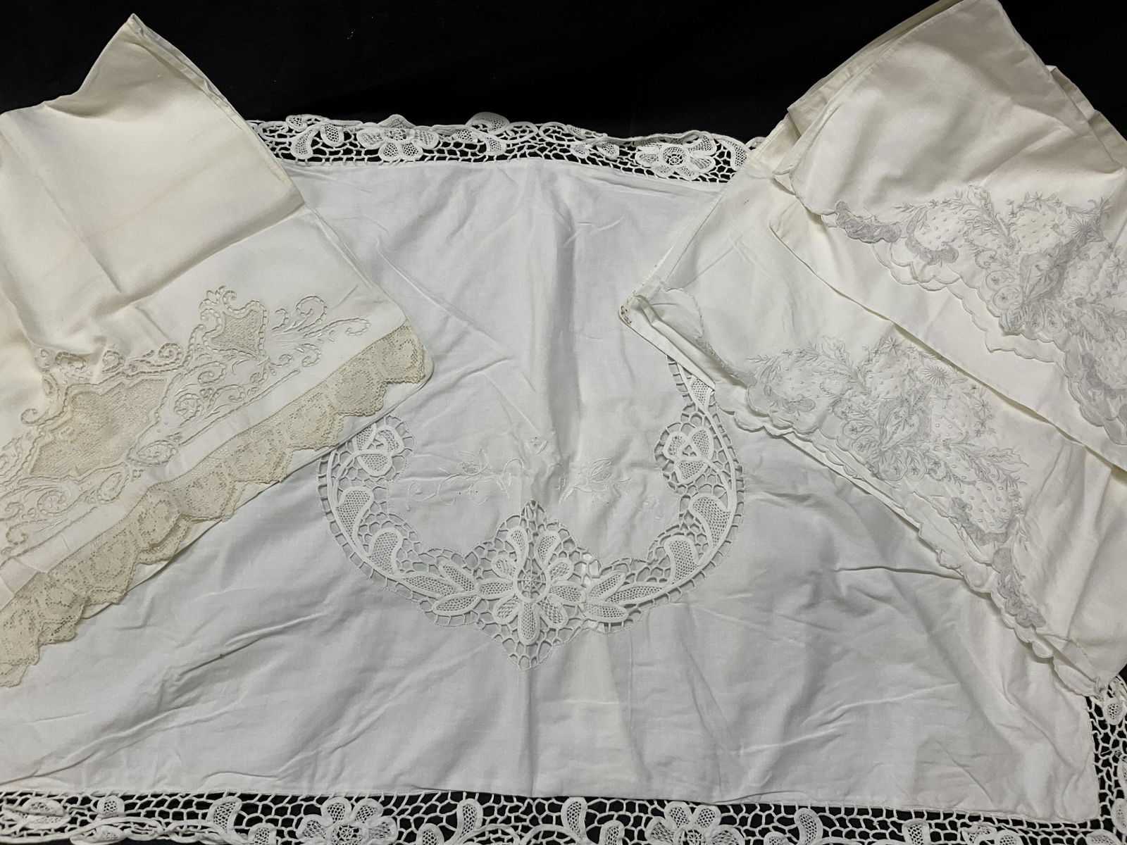 Lot 4 Lace Detailed Pillow Shams (1 of 7)