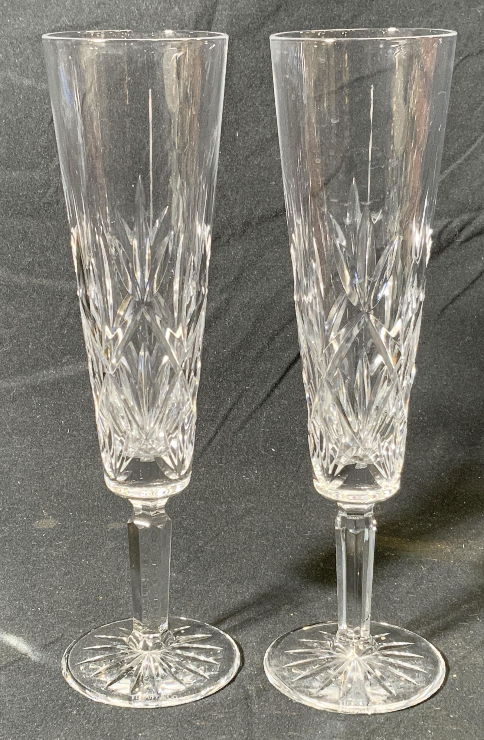 TIFFANY Pair Cut Crystal Champagne Flutes (1 of 7)