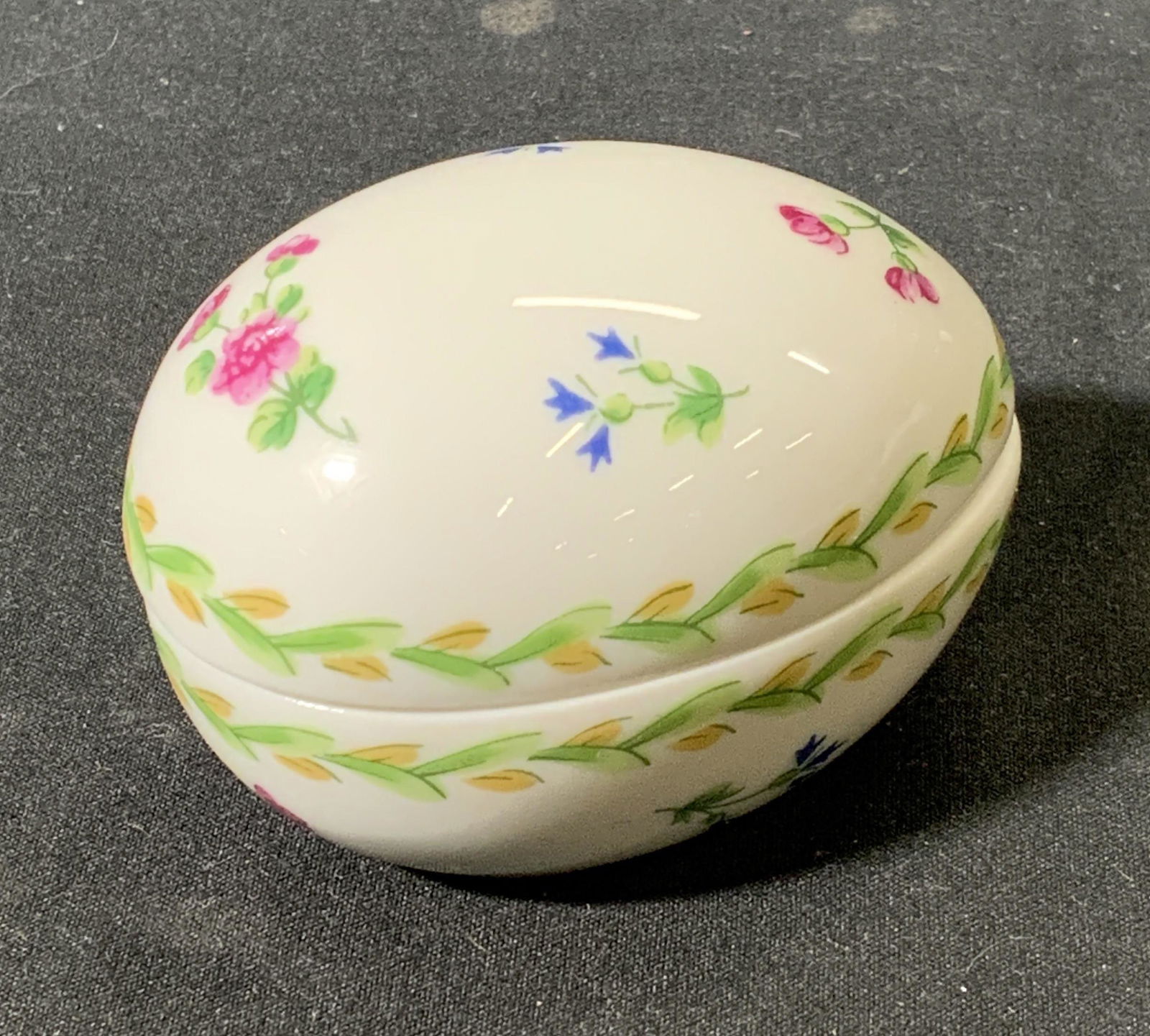 L BERNARDAUD Limoges Floral Trinket Box (1 of 6)