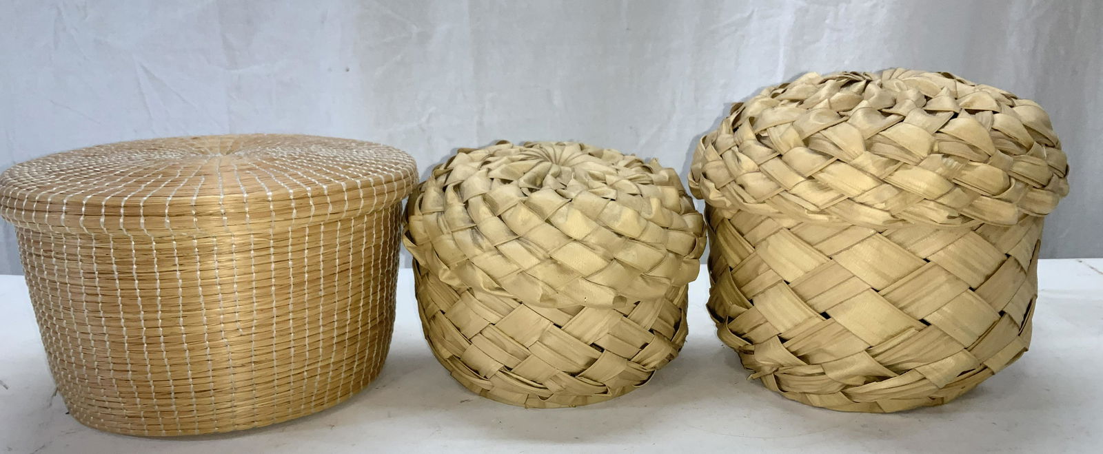 Lot 3 Hand made Straw and Leaf Baskets, Venezuela (1 of 5)