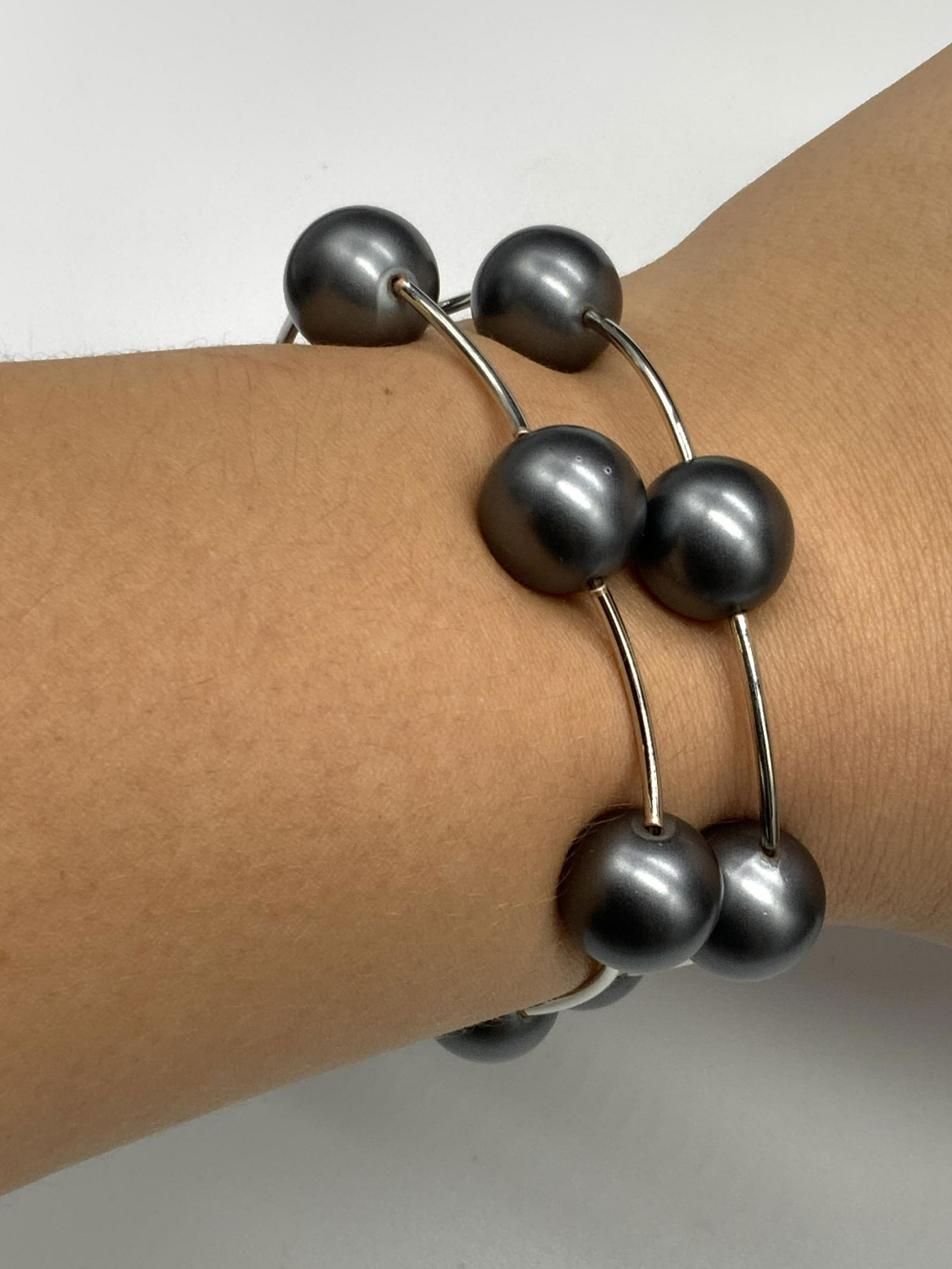 Pair Silver Tn Metallic Bead Stretch Bracelets (1 of 7)