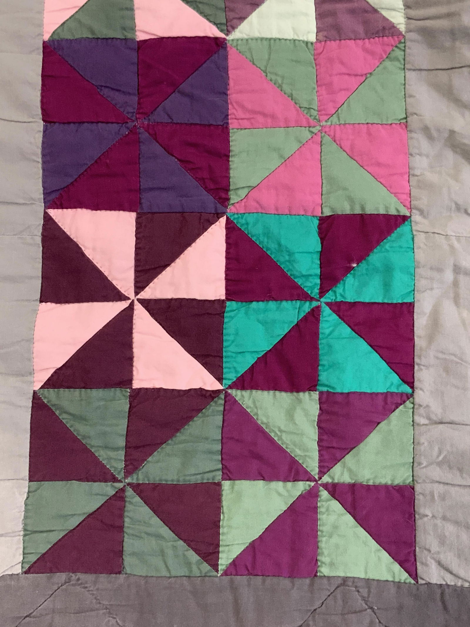 Handmade Pinwheel & 9 Patch King Quilt (1 of 7)