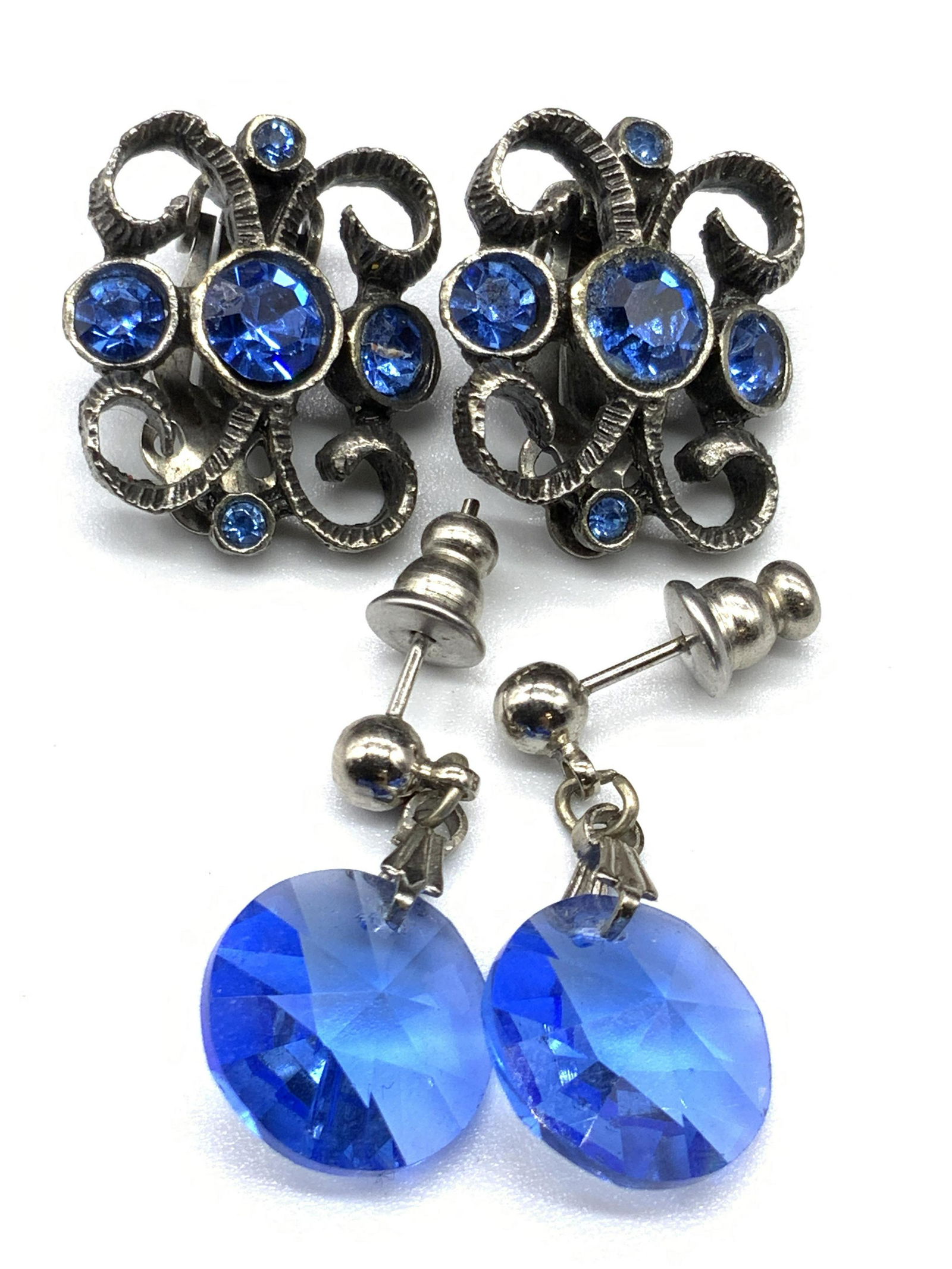 Lot 2 Vintage Blue Crystal Clip & Post Earrings (1 of 8)