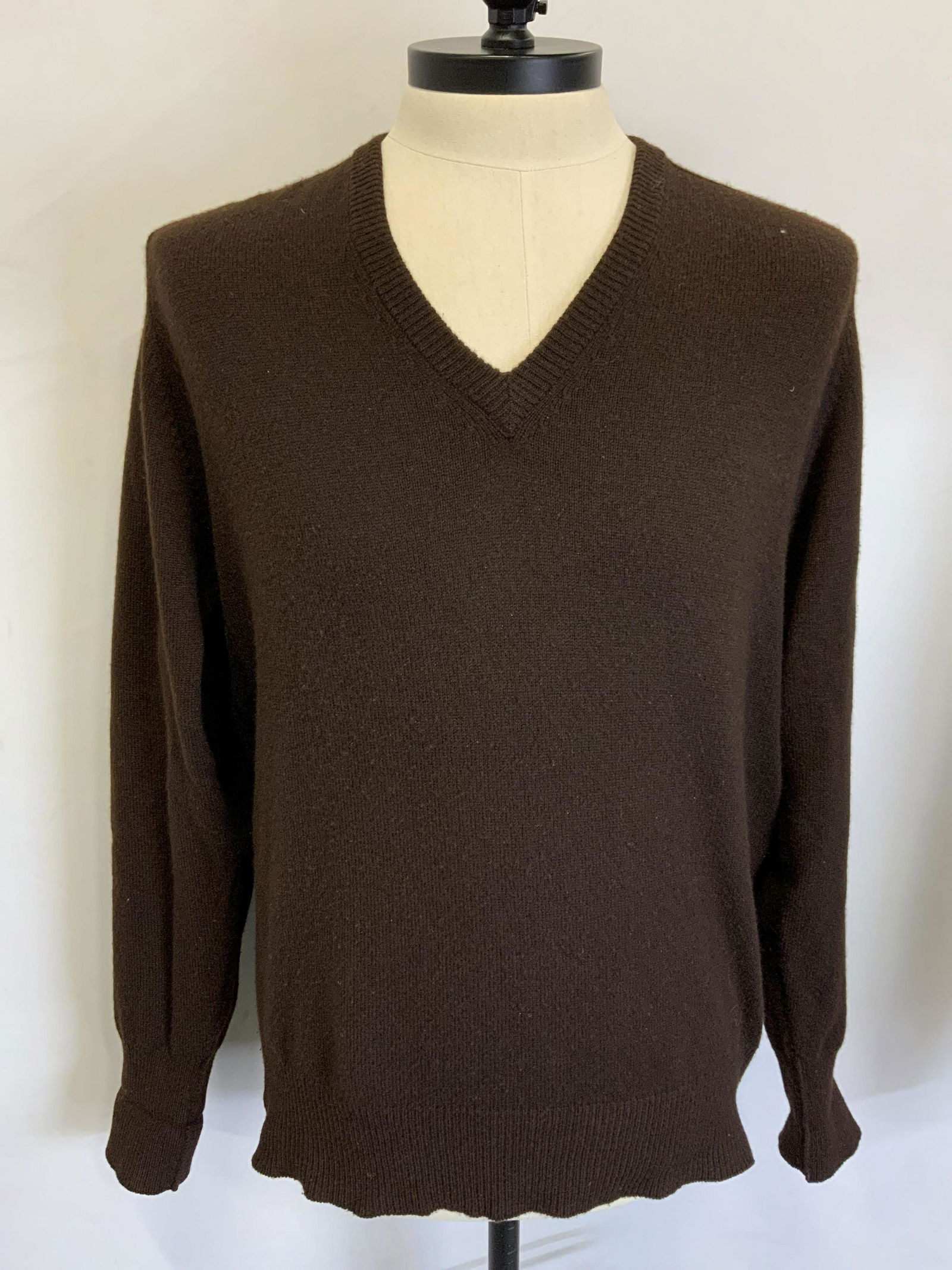 TURNBULL & ASSER Brown V Neck Cashmere Sweater (1 of 5)