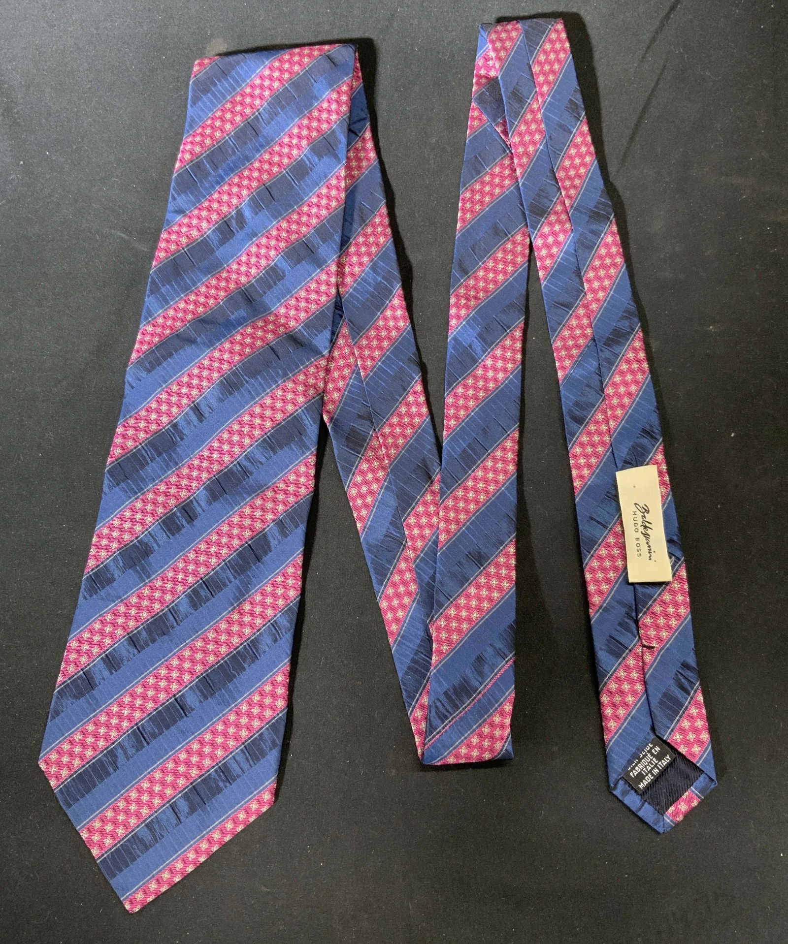 HUGO BOSS Blue & Pink Striped Silk Tie Italy (1 of 5)