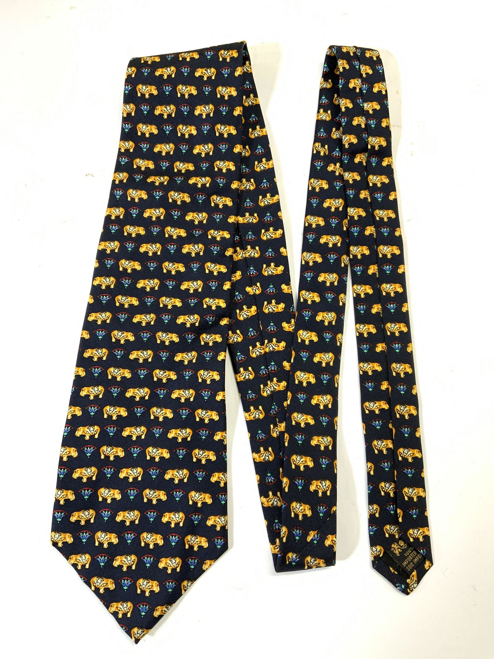 METROPOLITAN MUSEUM Silk Hippo Print Tie (1 of 5)