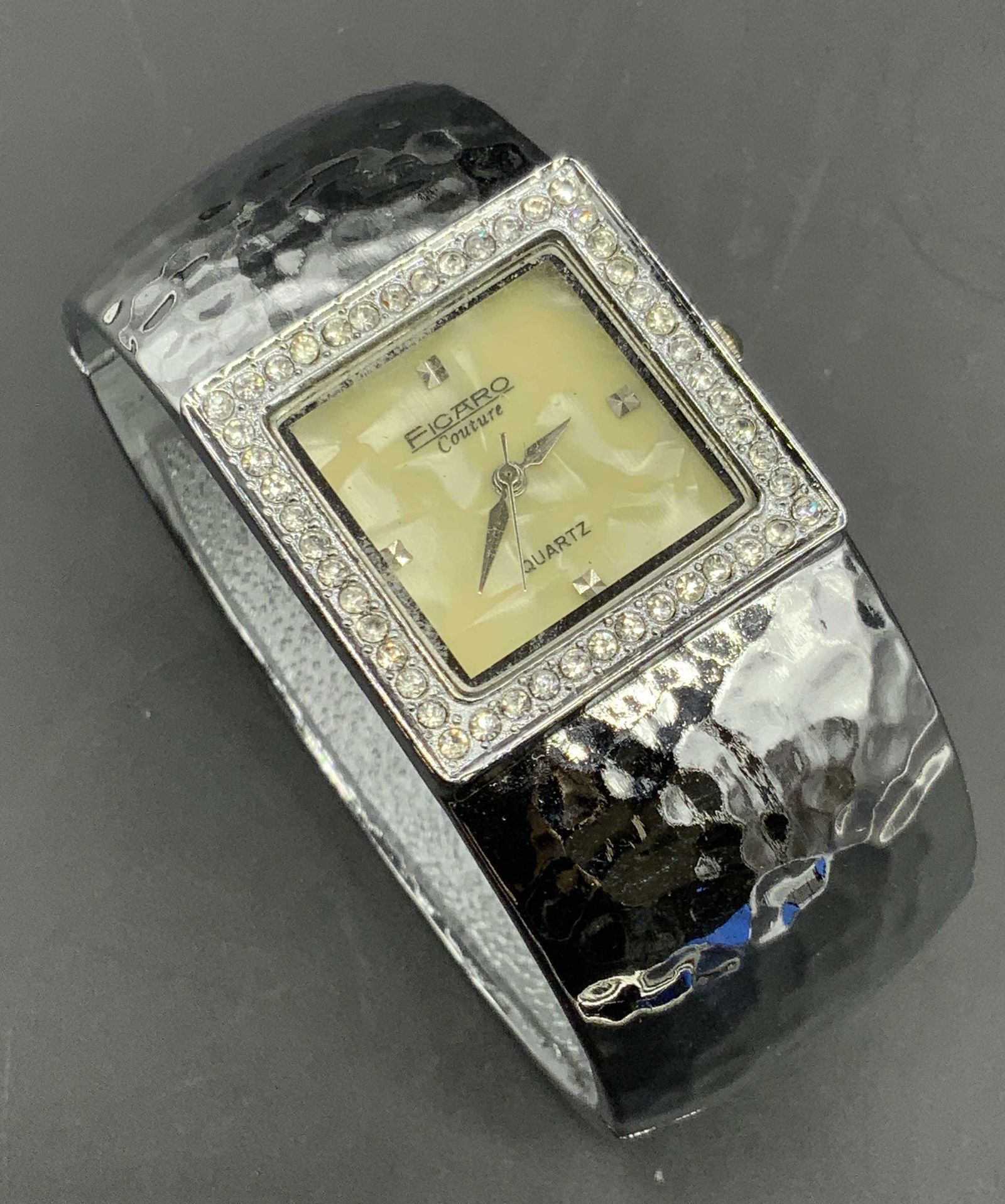 Figaro Couture Vntg Quartz Cuff Bracelet Watch
