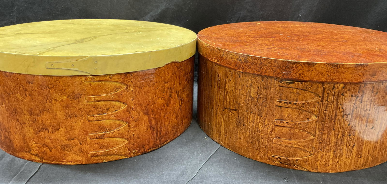 Wooden Lacquered Round Shaker Boxes (1 of 8)