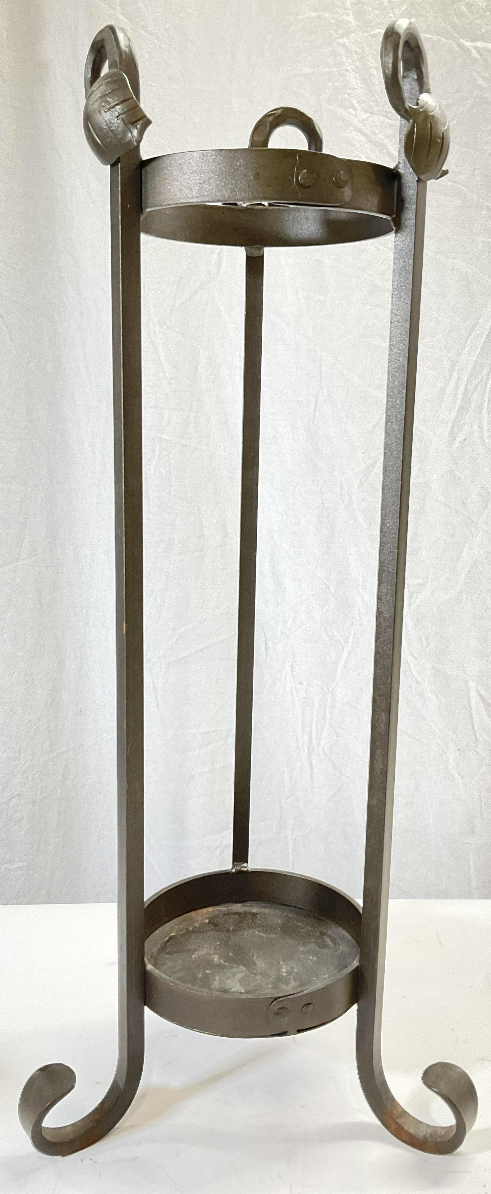 Vintage Iron Plant Stand W Curled Feet (1 of 7)