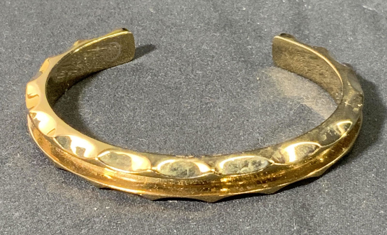 SW Hallmarked Gold Tone Sculptural Cuff Bracelet (1 of 5)