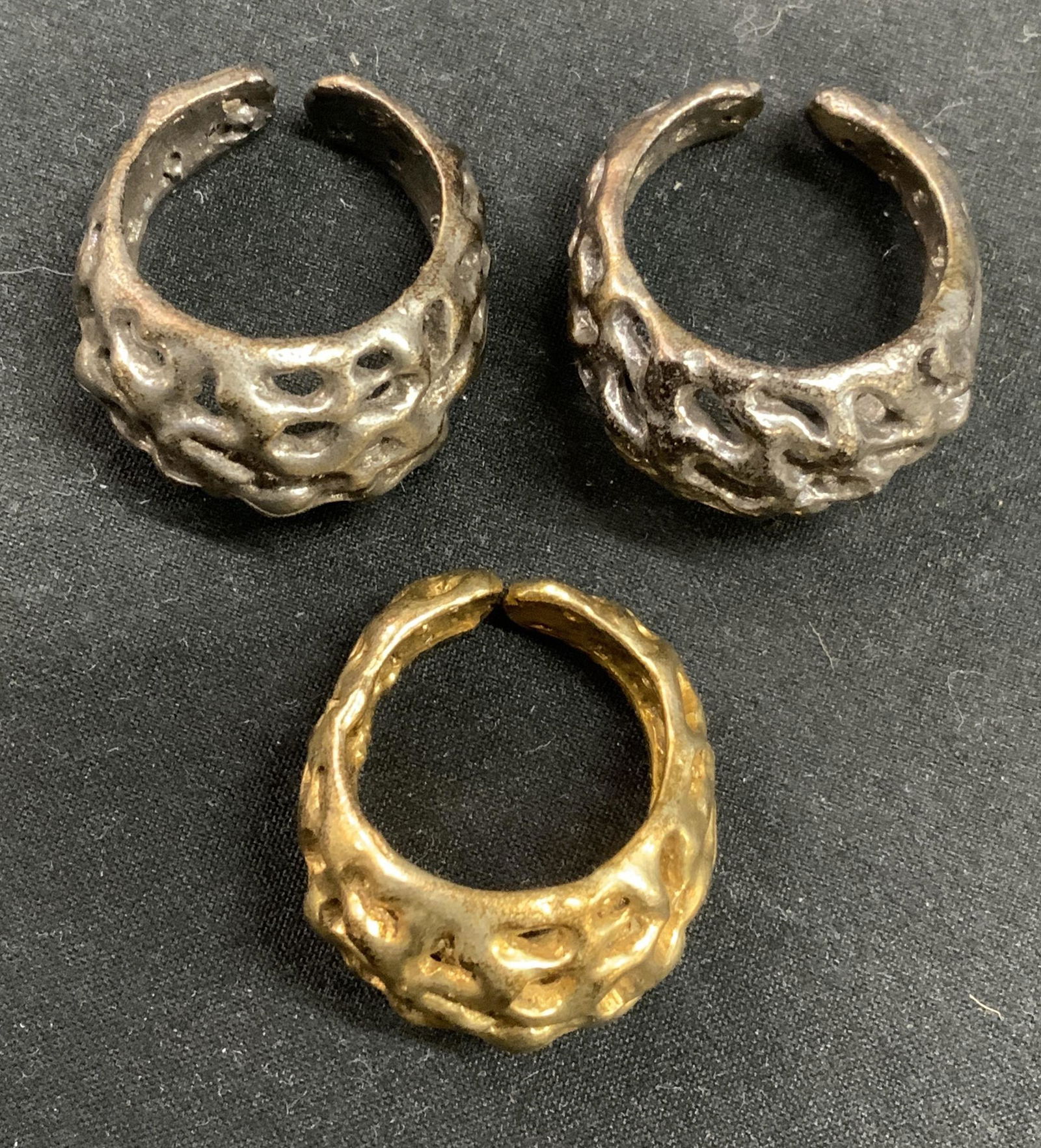 Lot 3 Gold & Silver Tone Pierced Domed Rings (1 of 7)