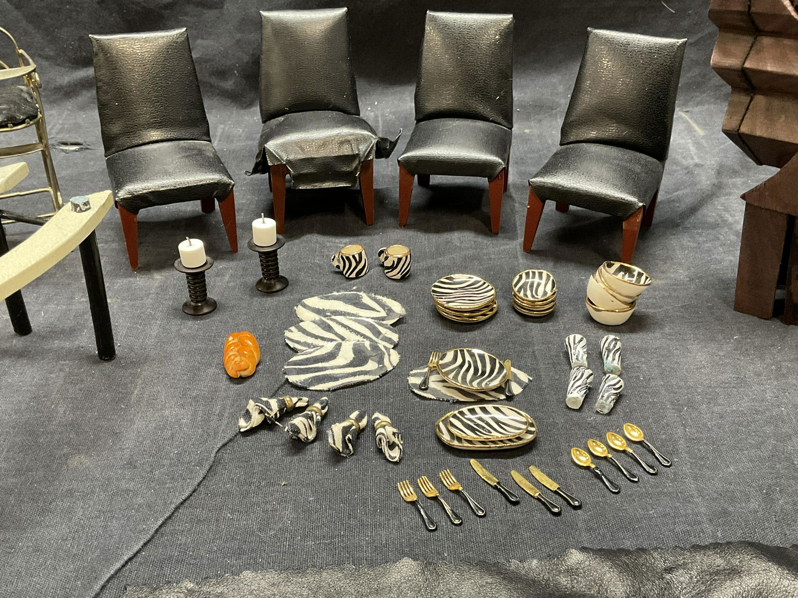 Lot 15 + Doll House Accessories (1 of 5)