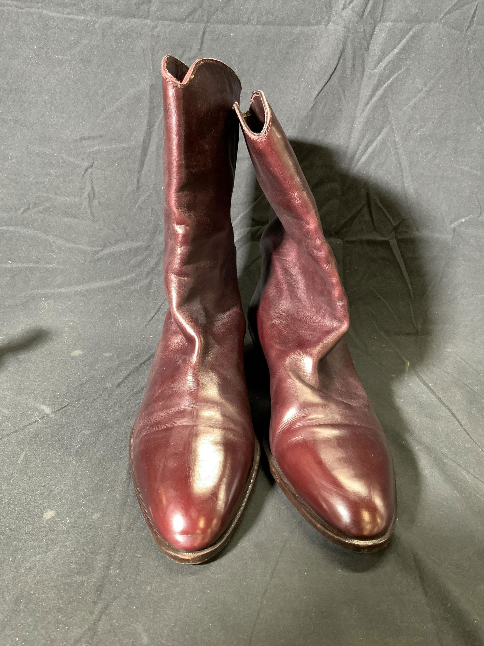 SUSAN BENNIS/WARREN EDWARDS Leather Boots: Susan BENNIS/Warren Edwards purple leather slip on boots. Mens size 10.5. Some wear consistent with use. Susan BENNIS Warren Edwards, mens boots, mens slip on boots, mens leather boots, mens purple bo