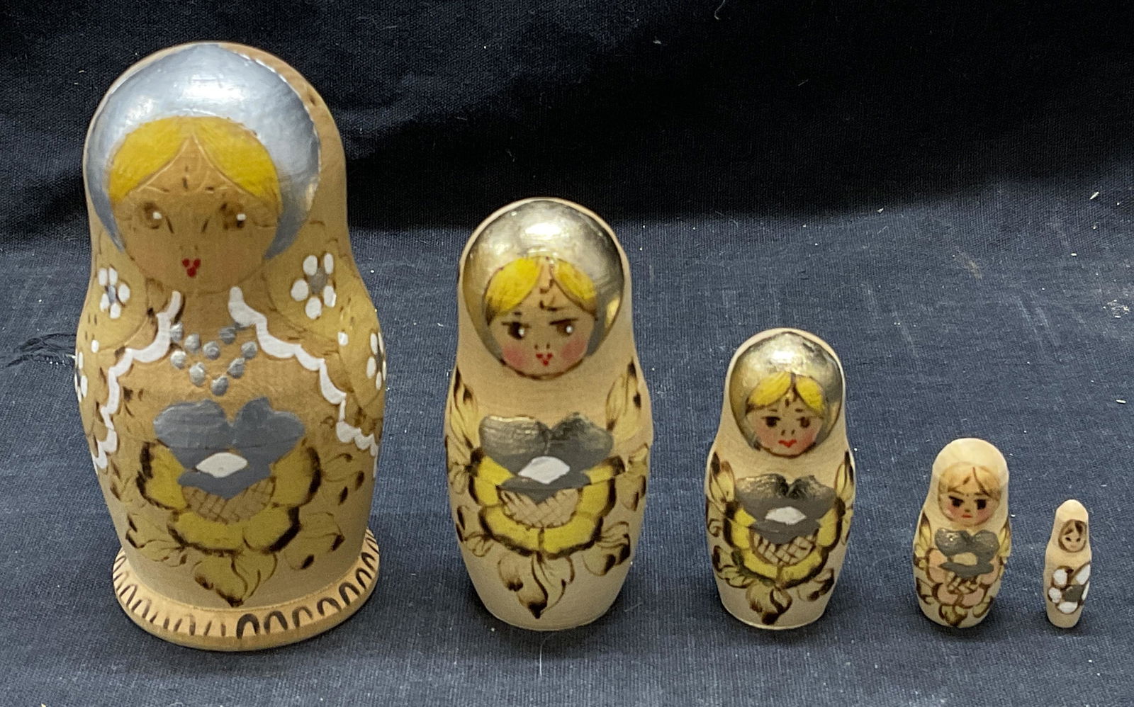 Russian Matryoshka Wooden Nesting Dolls (1 of 5)