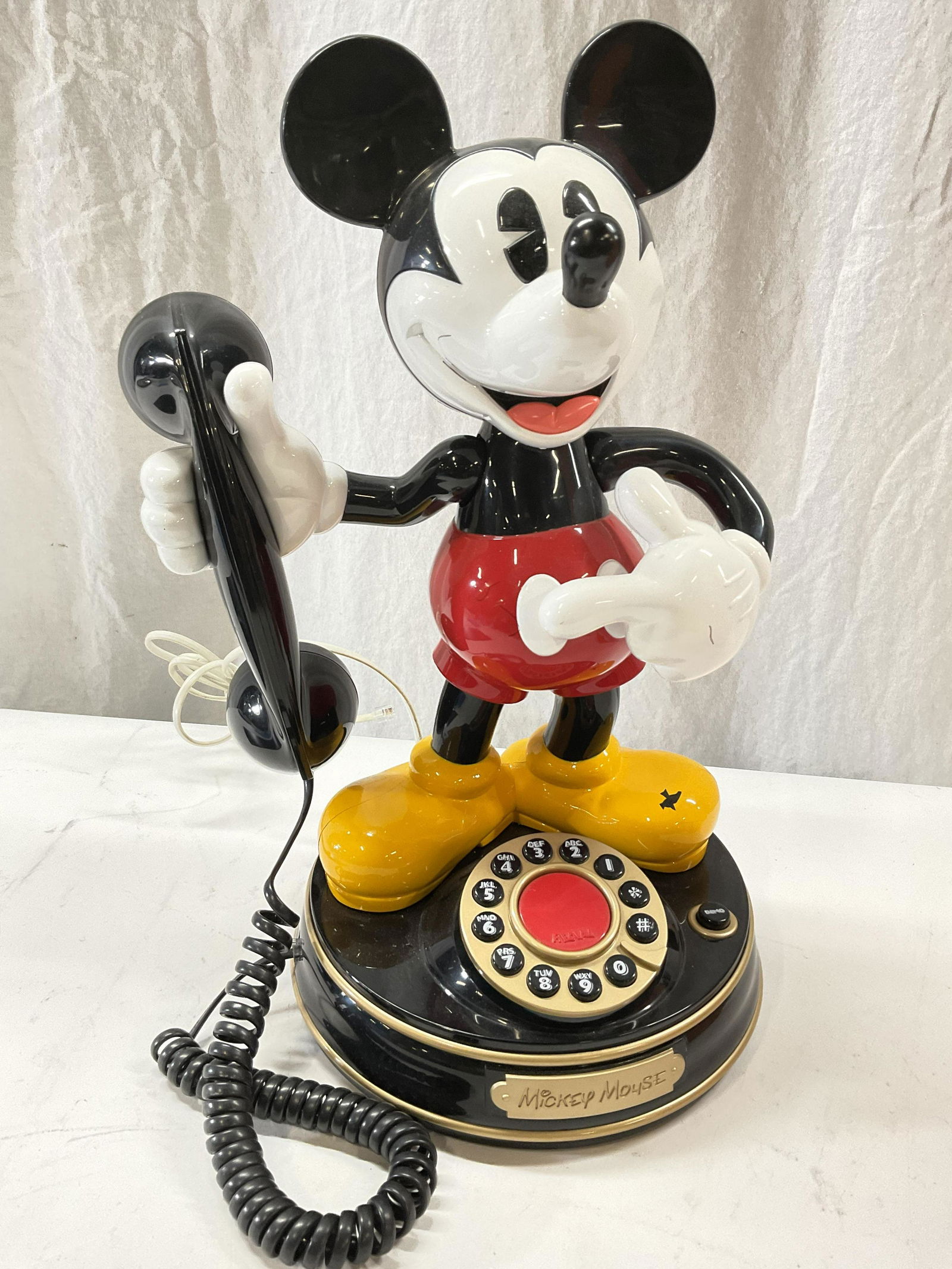 Vintage Disney Mickey Mouse Telephone (1 of 7)
