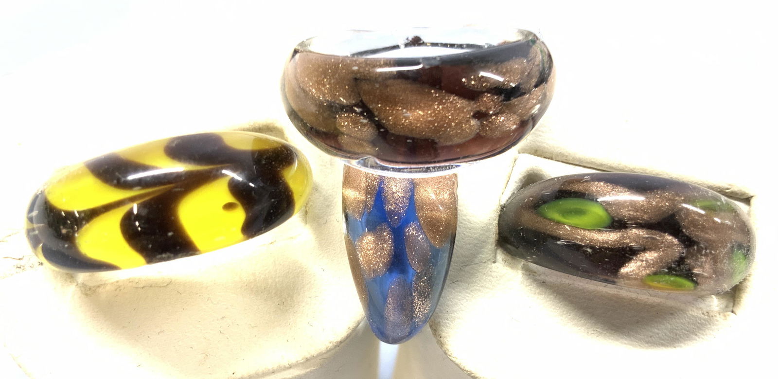 Lot 4 Art Glass and  Fashion Rings (1 of 6)
