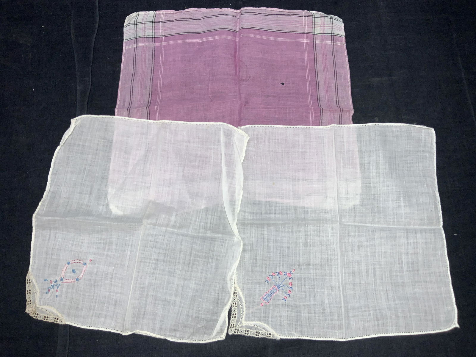 3 Vintage Embroidered Handkerchiefs (1 of 9)