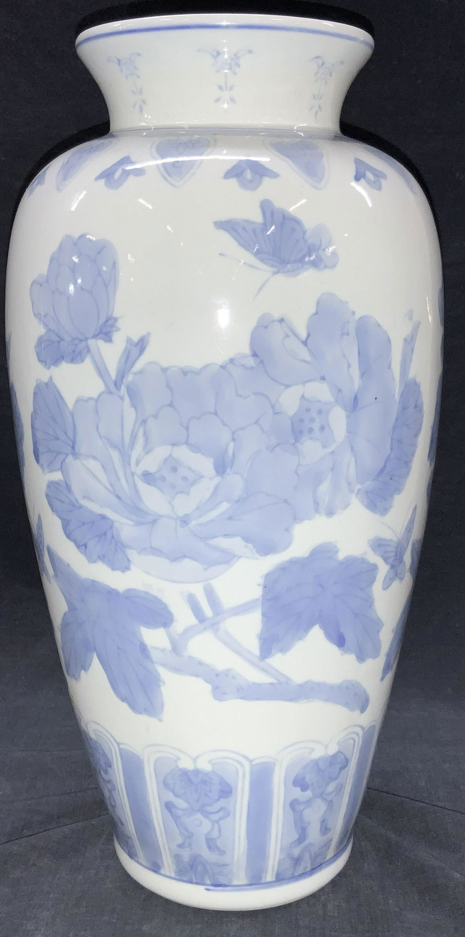 Asian Style White Porcelain Vase (1 of 7)