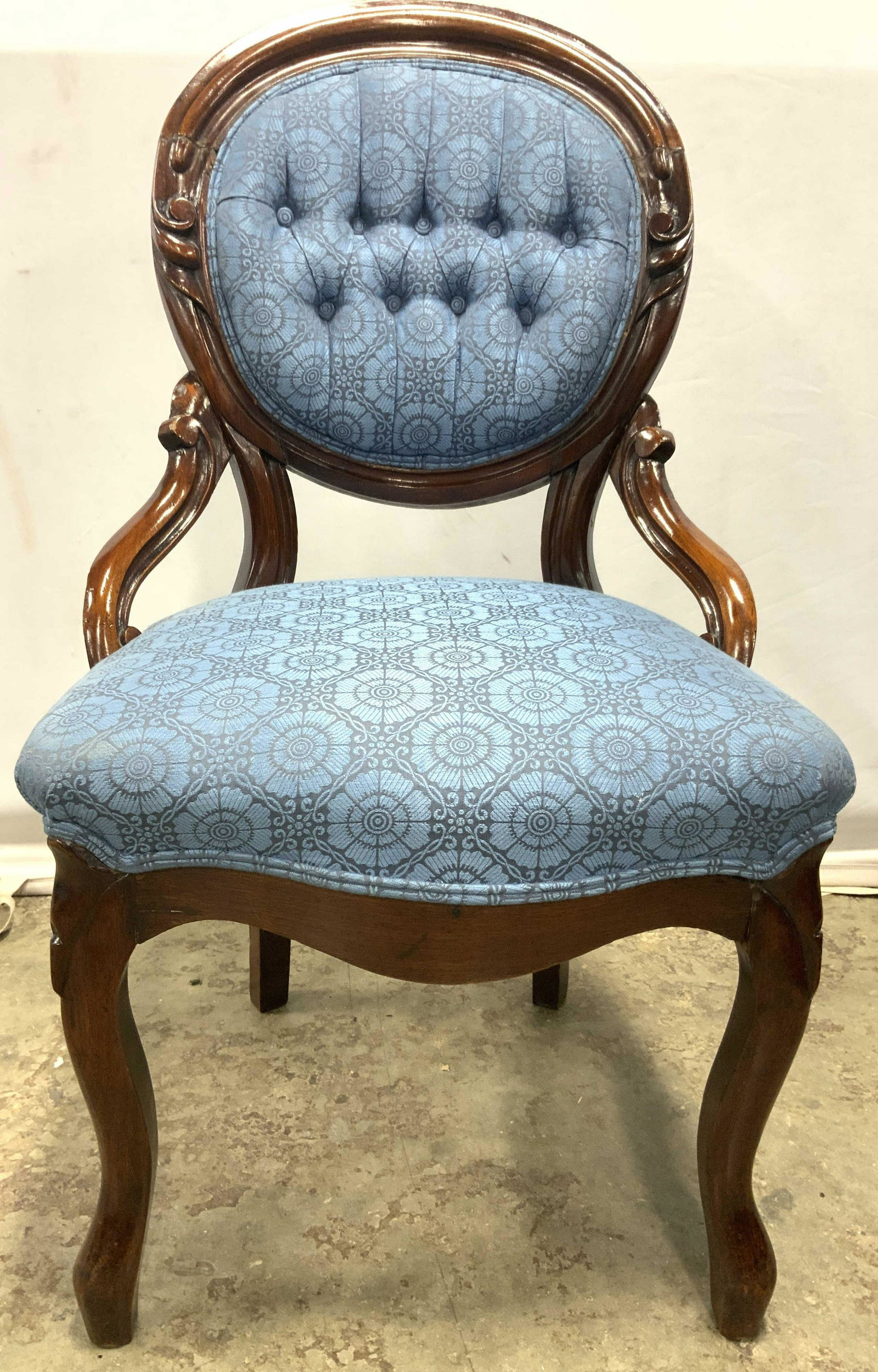 Vntg Uph Tufted Victorian Balloon Back Chair (1 of 10)