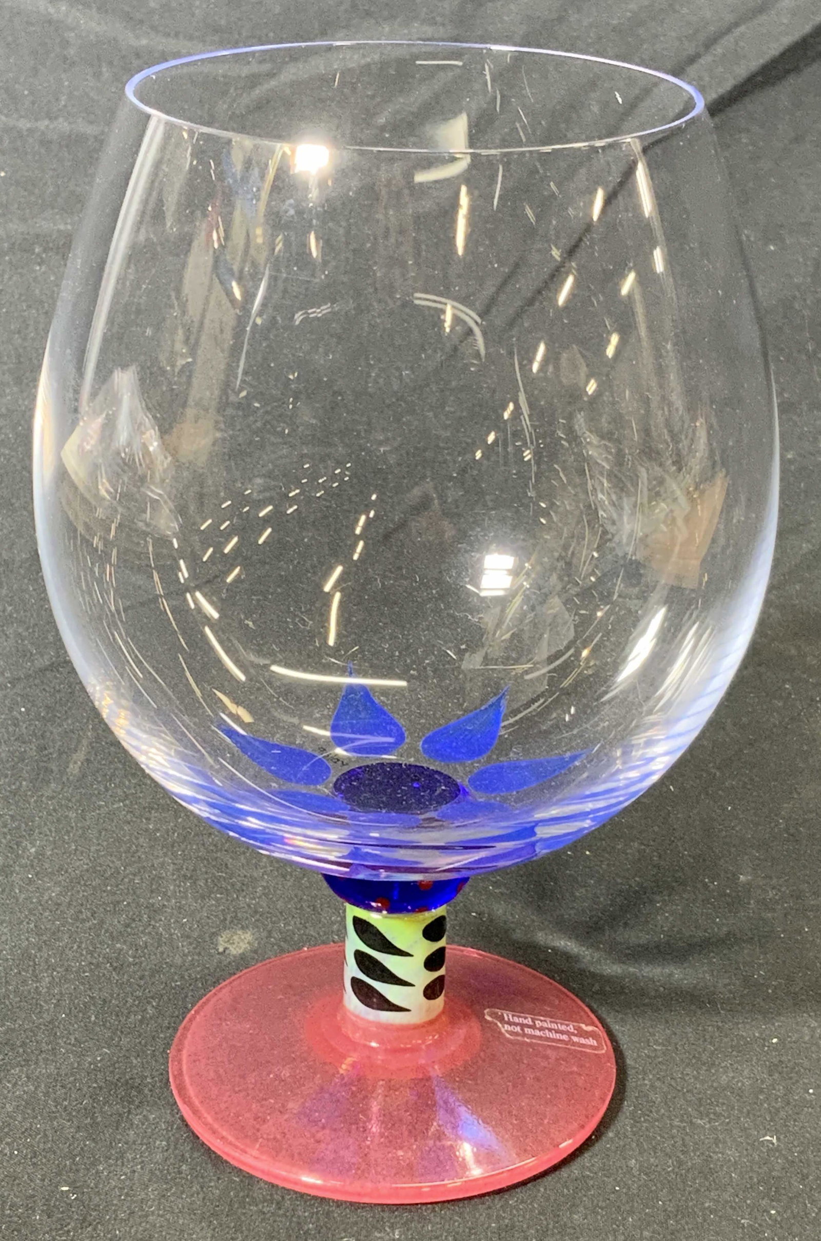 KOSTA BODA Art Glass Goblet: KOSTA BODA Art Glass goblet. Hand painted. Trademarked to underside. Measures approx. 4 inches diameter and 6 inches tall. In good condition. KOSTA BODA, kosta BODA goblet, KOSTA BODA wine glass, art 