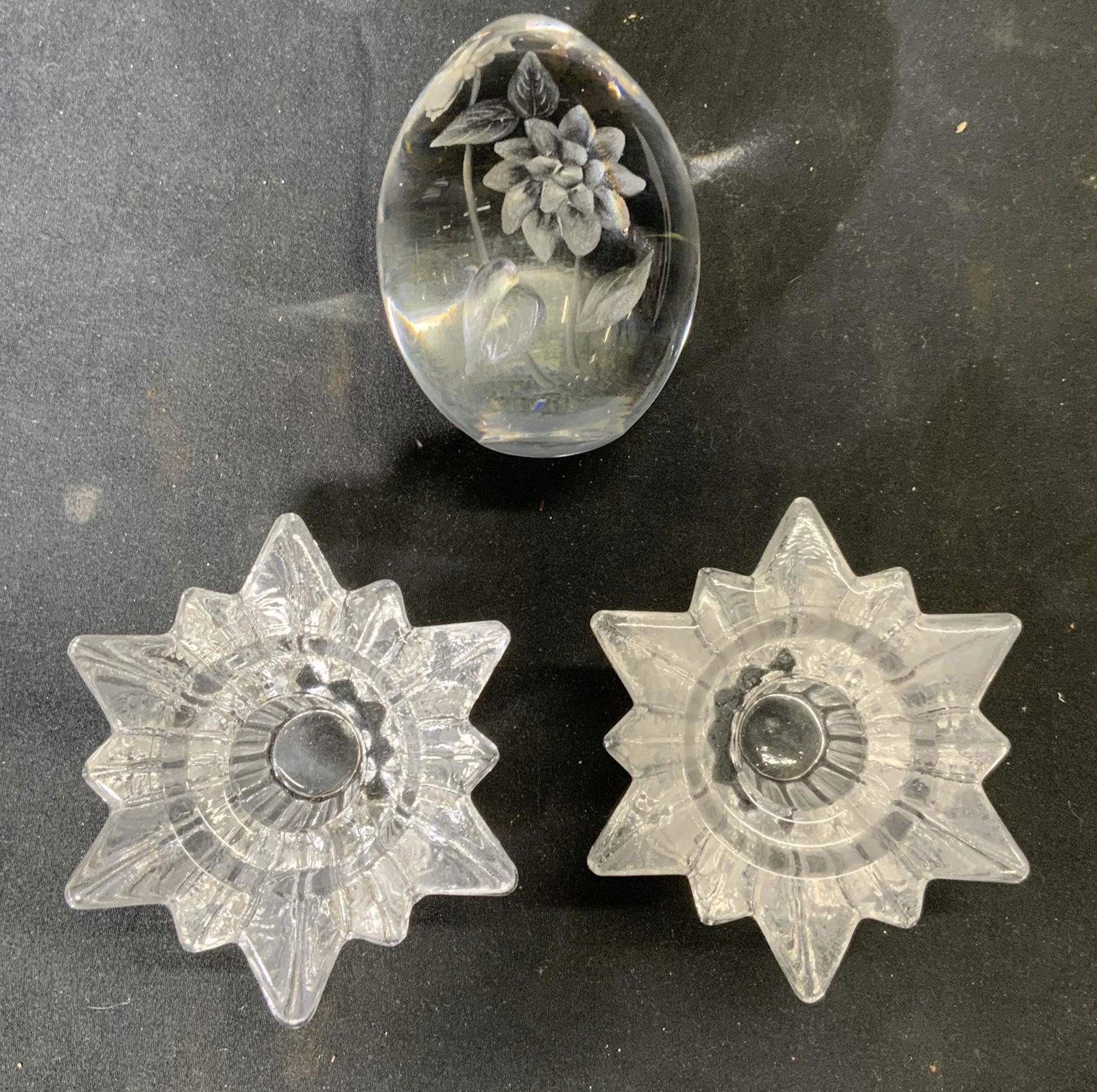 Lot 3 Glass Candleholders and Paperweight (1 of 6)