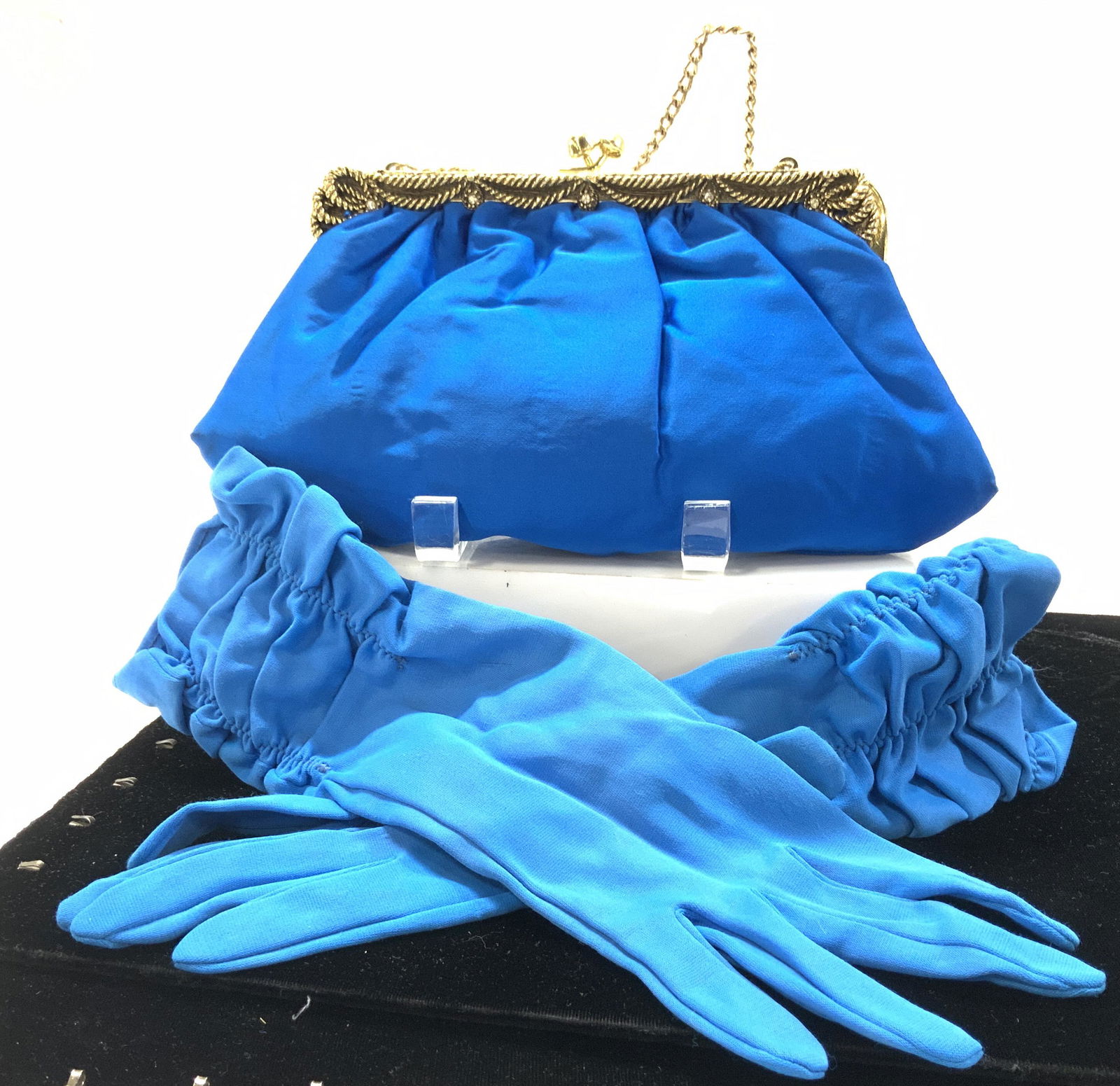 Kiss Clasp Blue Satin Evening Purse w Gloves, 3 (1 of 7)