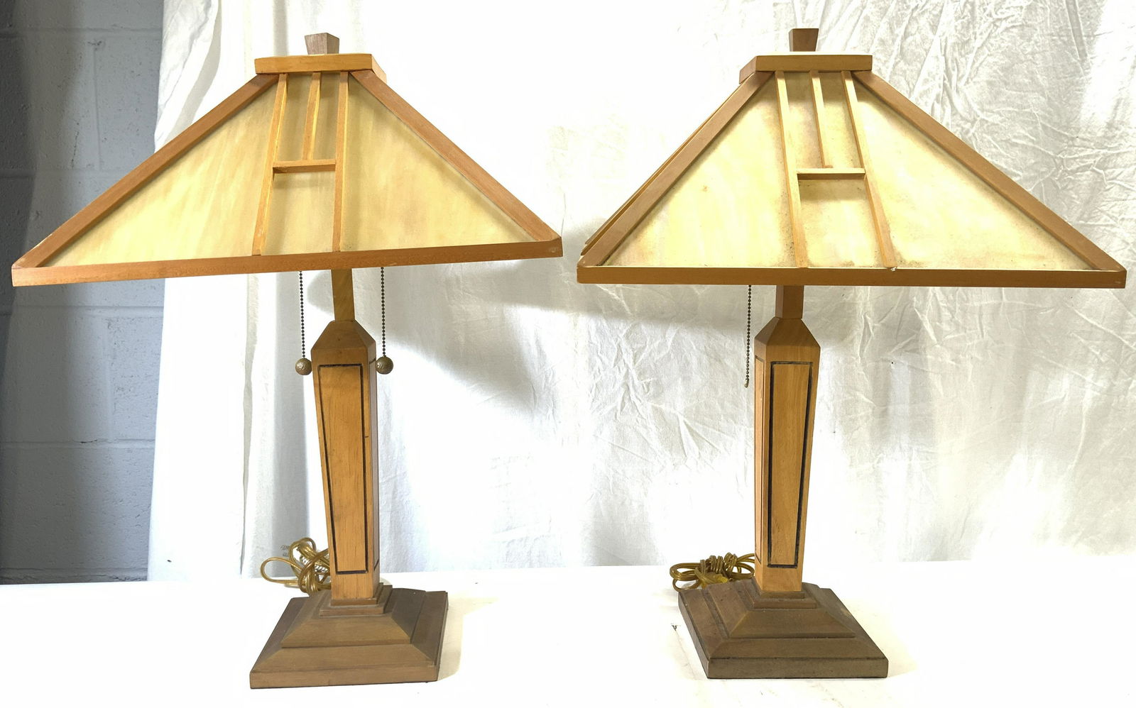 Pair DALE TIFFANY Slag Glass Lamps (1 of 8)