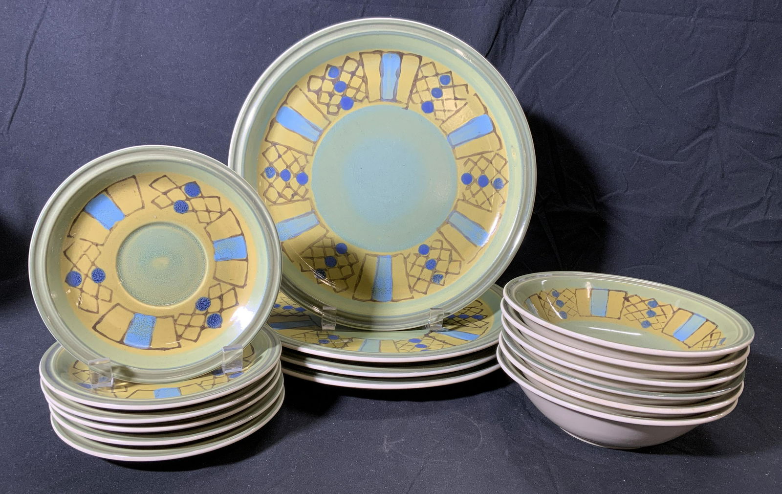 Set 16 NORITAKE SHARLENE Vintage Tableware (1 of 8)