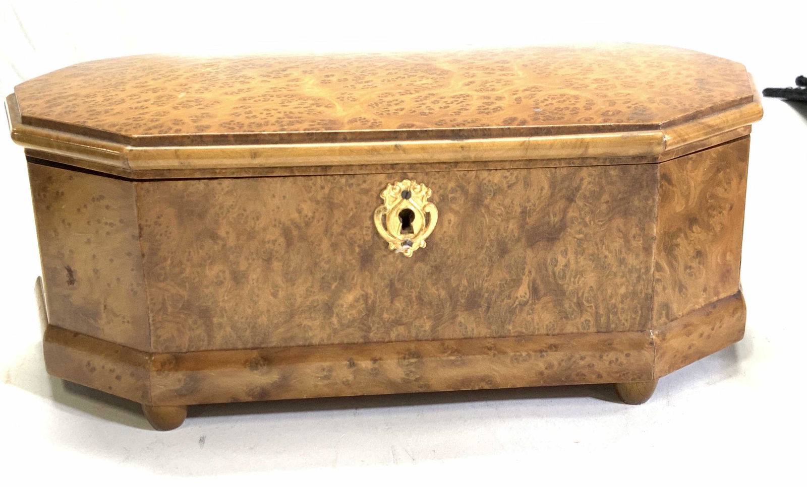 Reuge Saints-Croix Wood Music Box, Swiss (1 of 8)