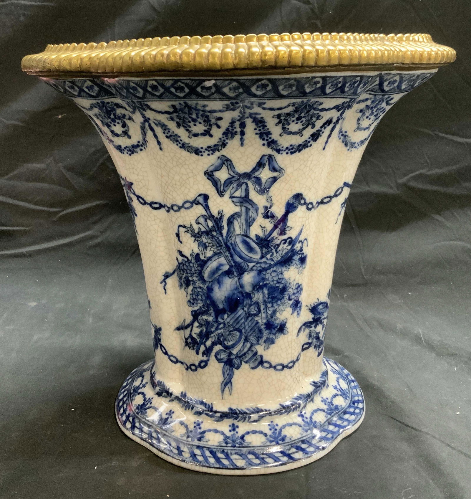 JUWC Chinese Export Blue & White Porcelain Vessel (1 of 9)