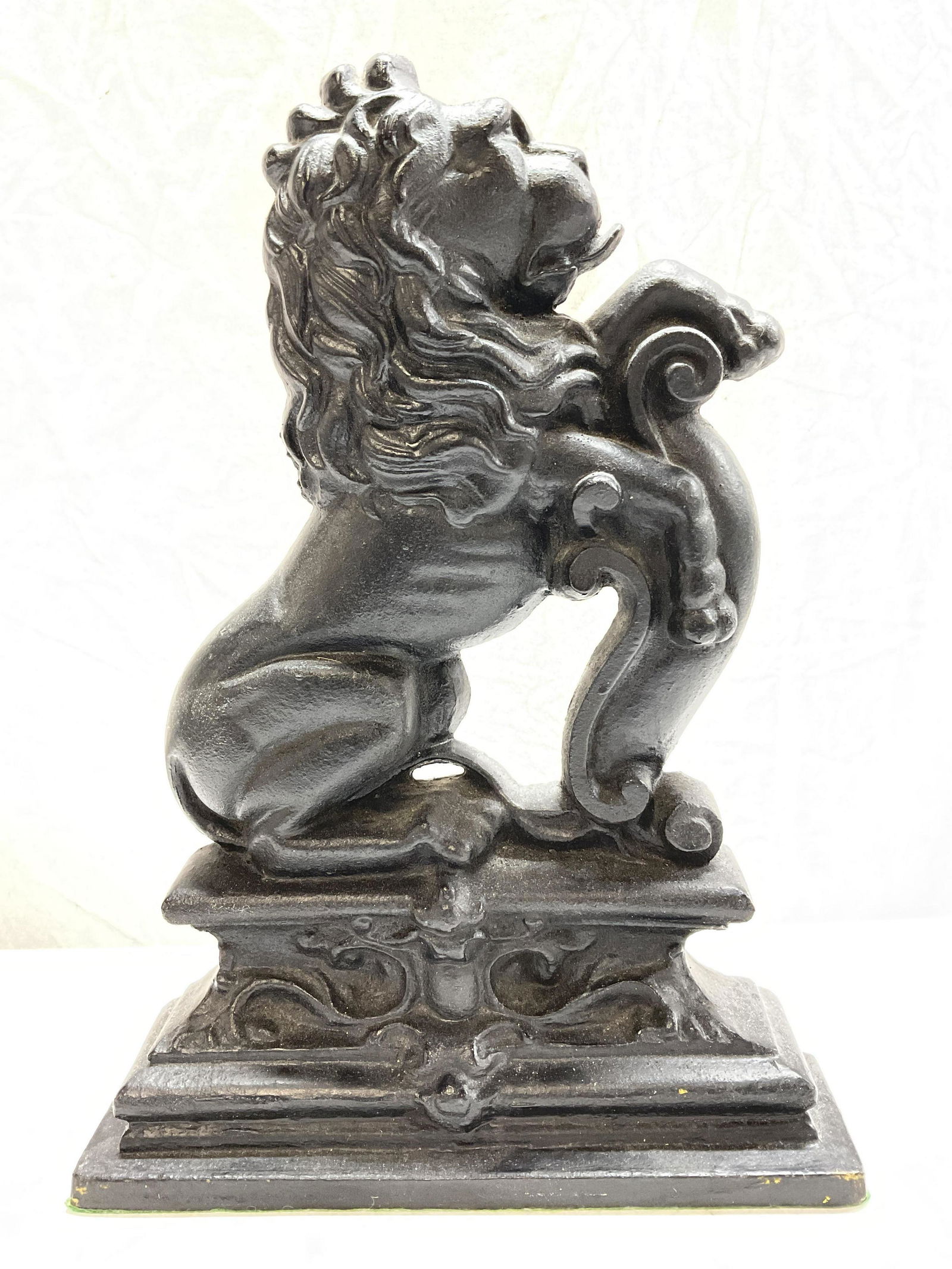 Cast Iron Lion Door Stop (1 of 6)
