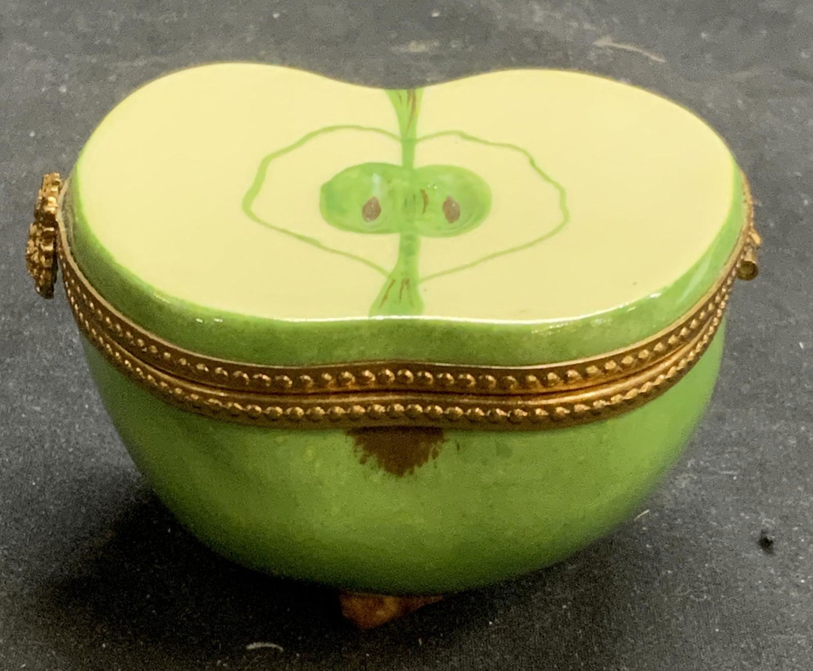 LIMOGES Hand Painted Porcelain Apple Pill Box (1 of 7)