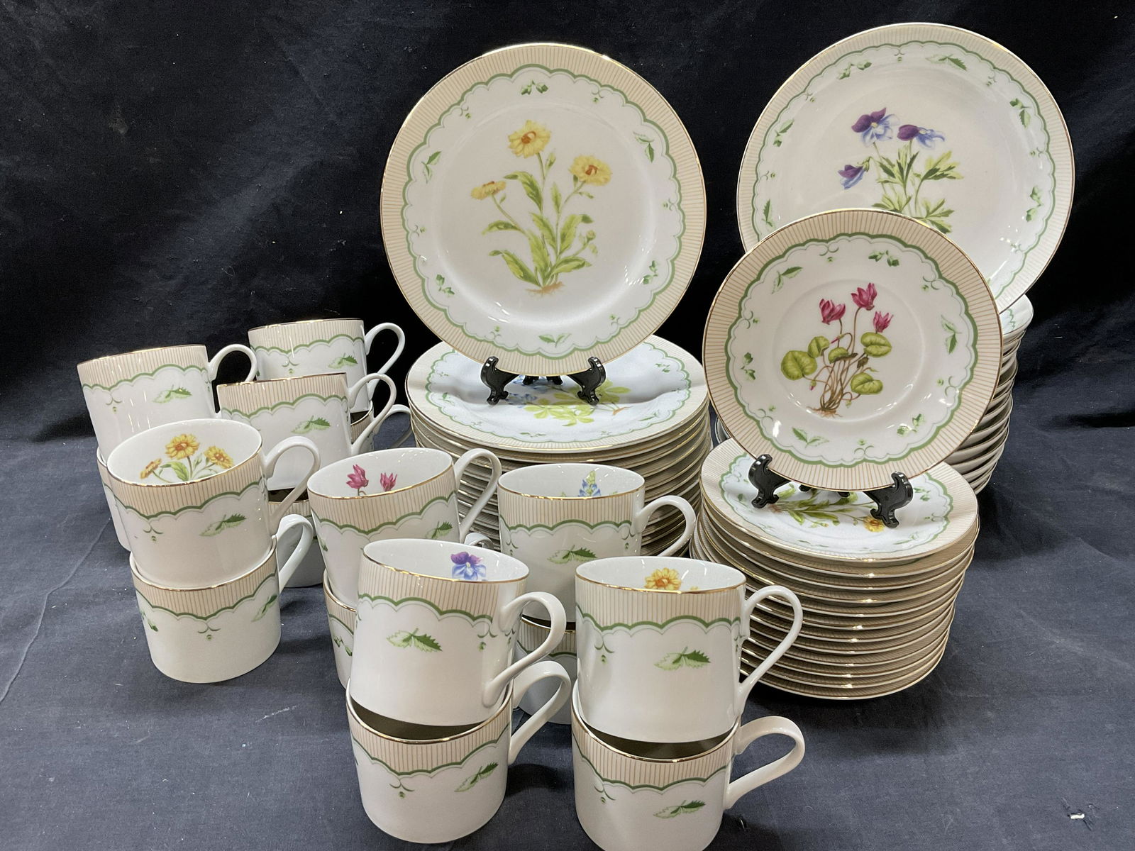 Georges BRIARD- Porcelain Partial Set, 57pcs (1 of 8)