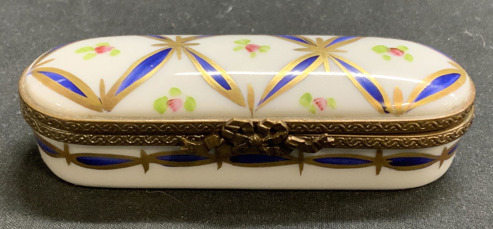 LIMOGES Gilt Porcelain Pill Box, France (1 of 7)