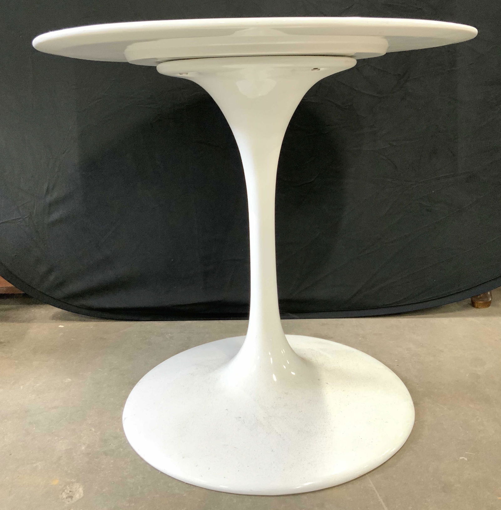 SAARINEN MCM White Tulip Style Table (1 of 8)