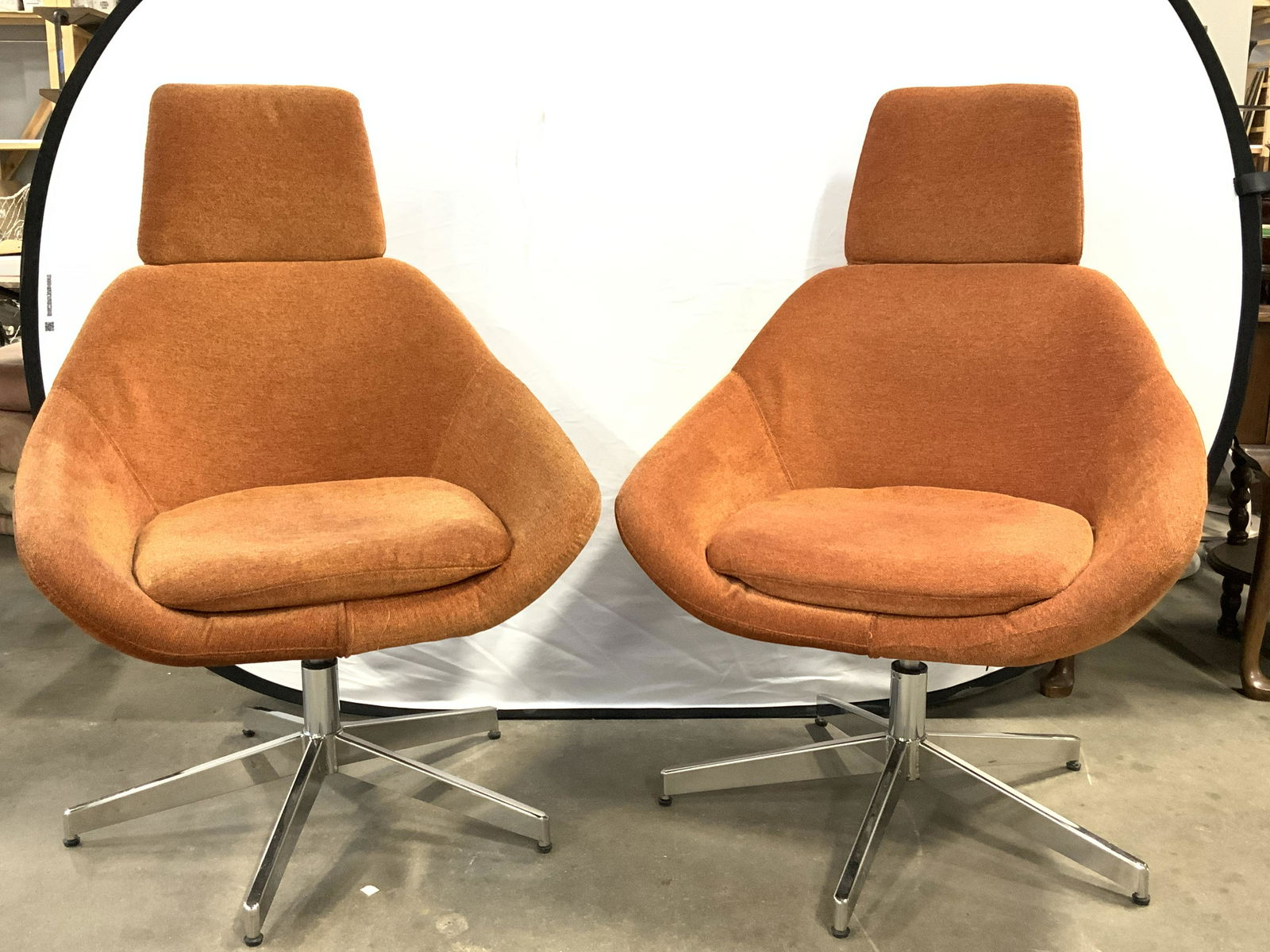 Pr MARK DAVID Mid Century Modern Orange Chairs (1 of 10)