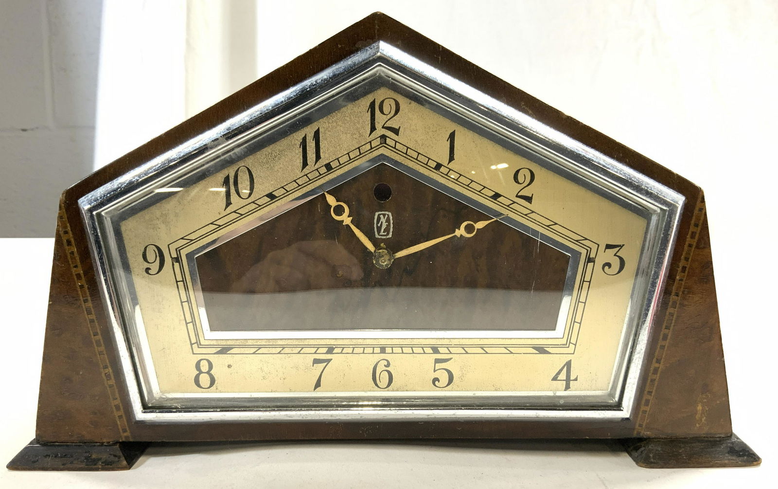 NORTHERN ELECTRIC Art Deco Wood Shell Mantel Clock (1 of 8)