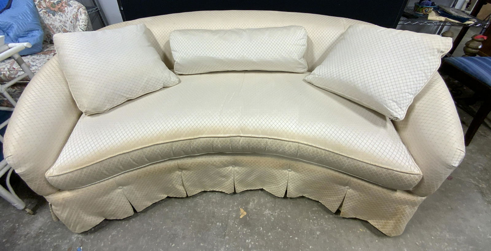 DREXEL HERITAGE Skirted Curved Loveseat W Pillows (1 of 11)