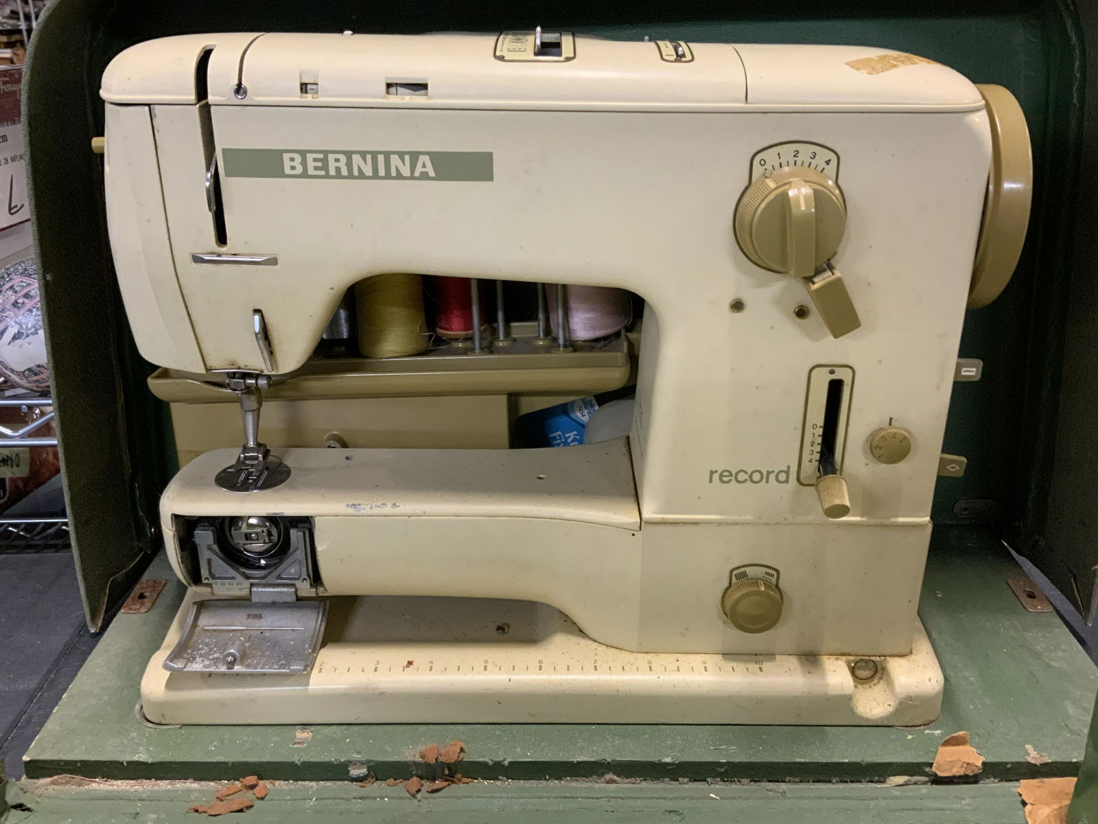BERNINA 730 Record Sewing Machine (1 of 9)